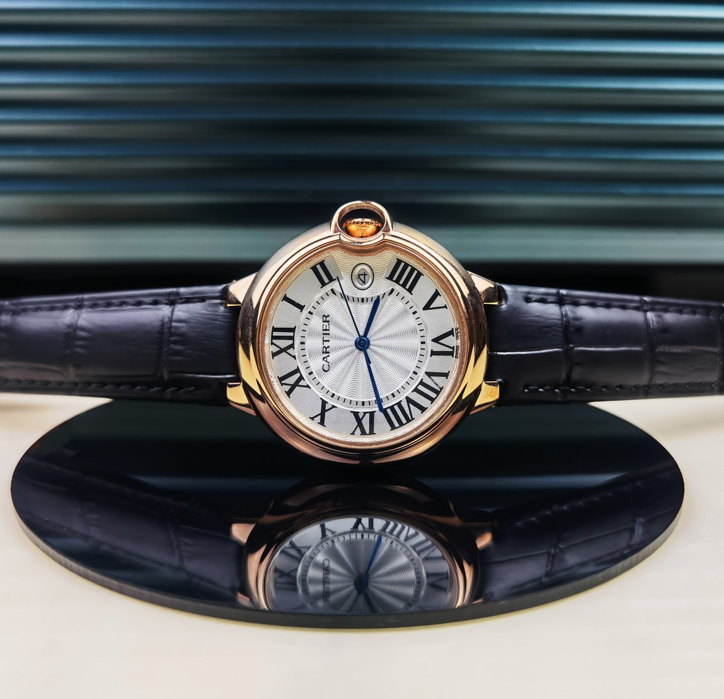 Cartier Blue Balloon Noble Gold Men's and Women's Quartz Watch - cnluxepick
