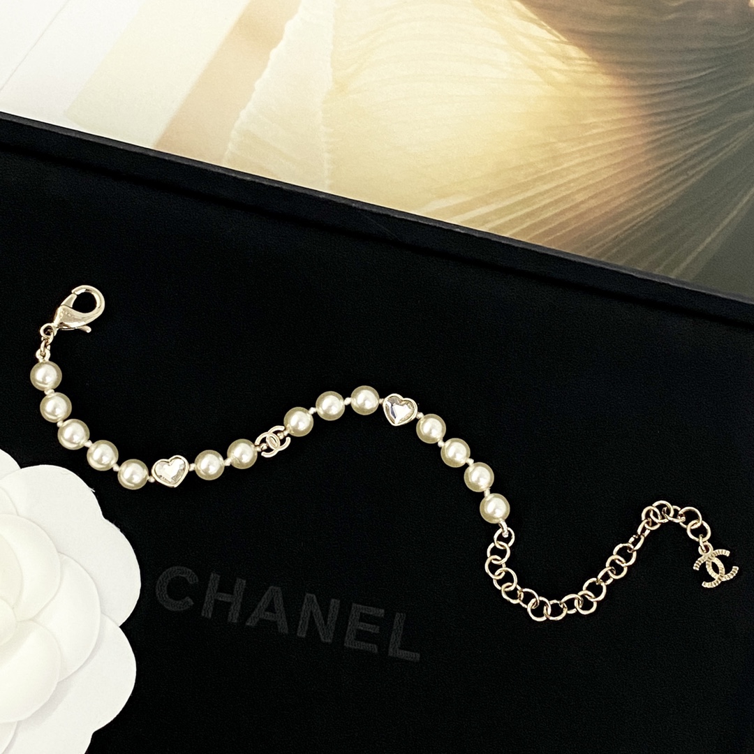 Chanel 3D Heart Diamond and Pearl Bracelet - cnluxepick