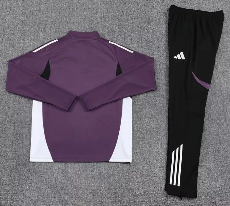 Manchester United Survêtement / Training 2025 2026€39.99