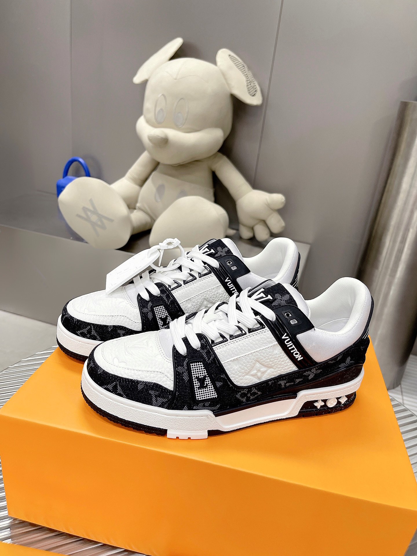 LV trainer sneaker low - cnluxepick