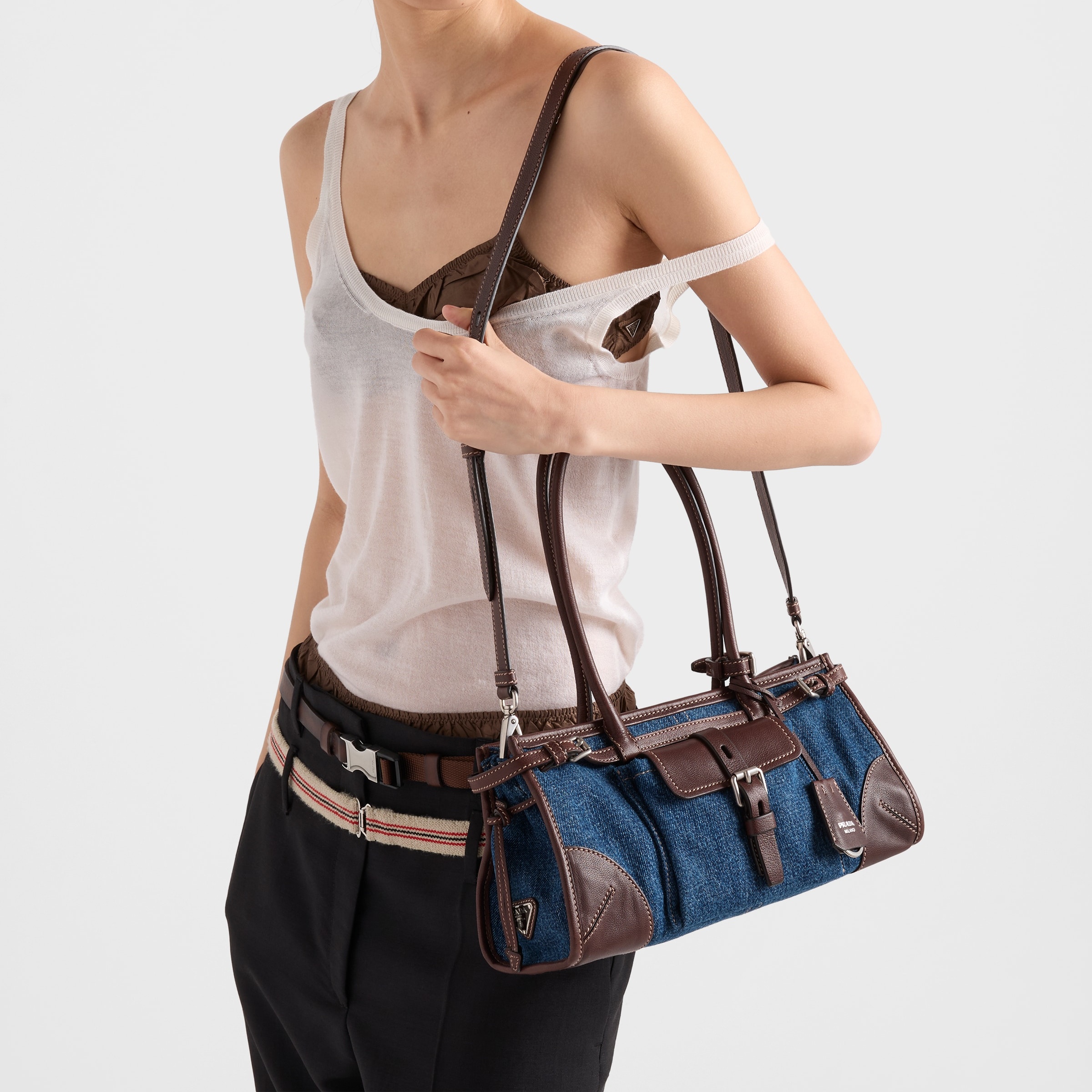 BAG(32 x 15.5 x 12 CM)