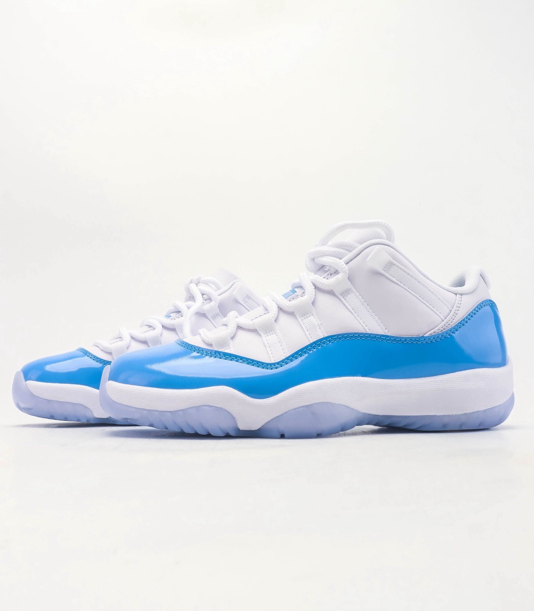 Jordan 11 Retro Low University Blue (2026)