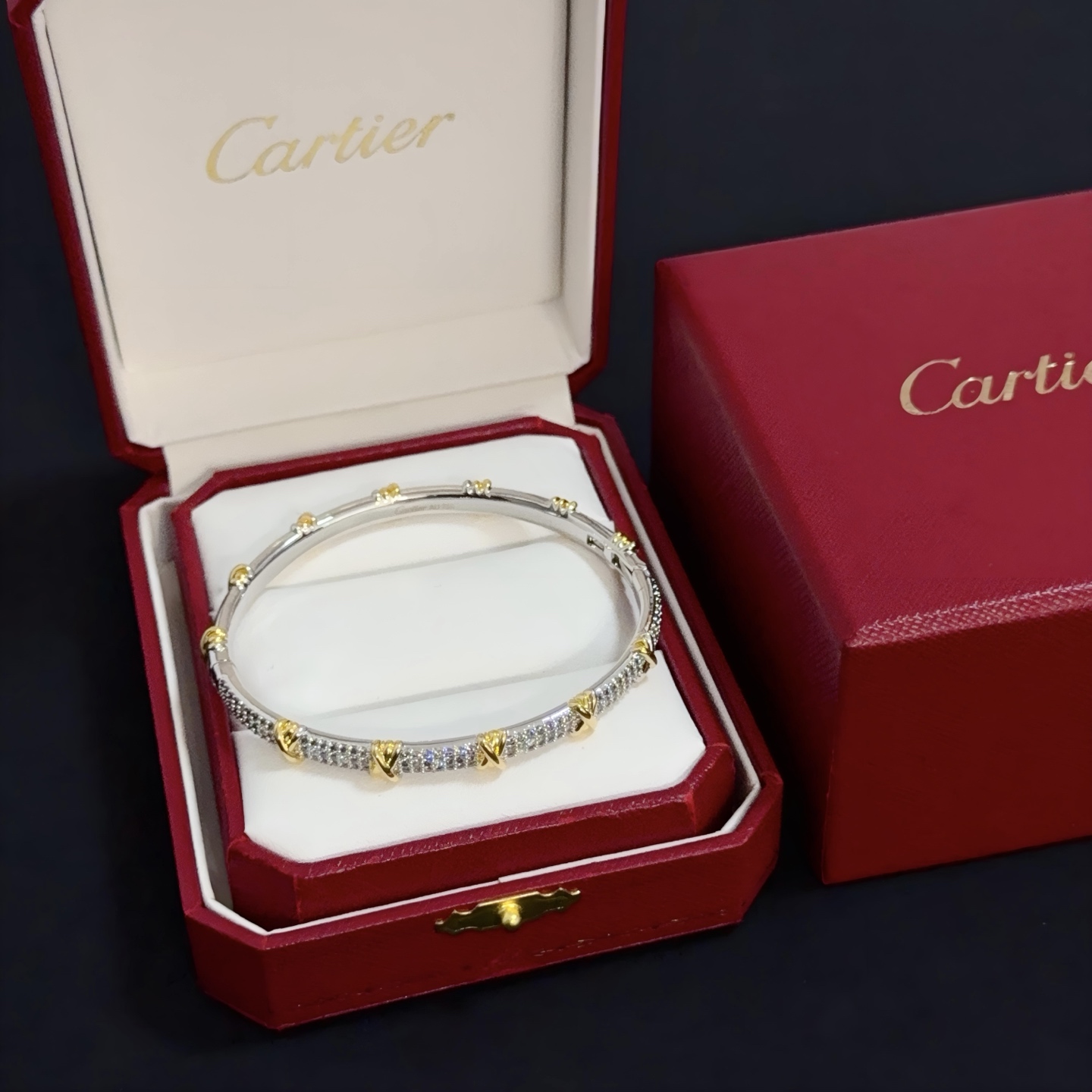 Cartier diamond bracelet - cnluxepick