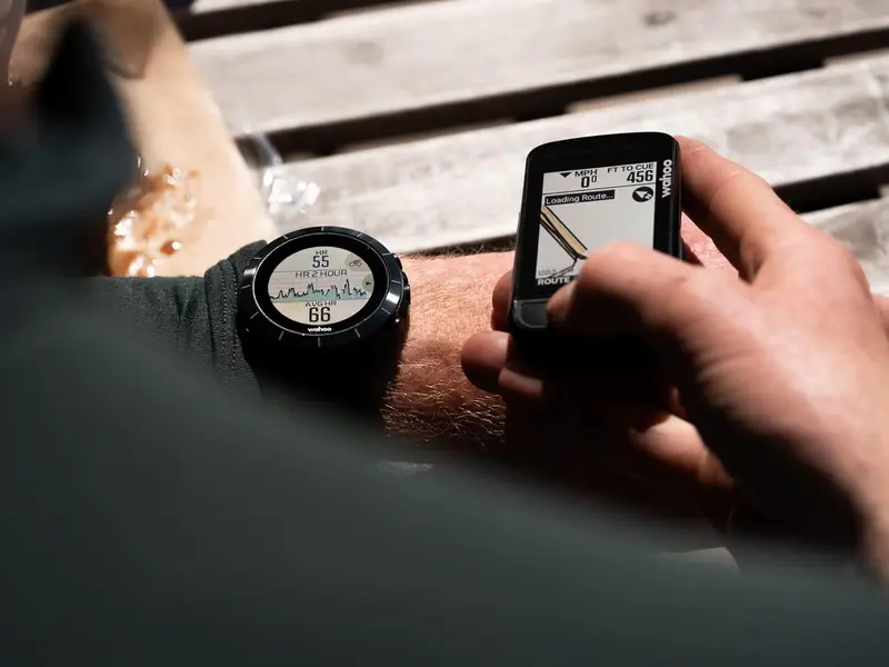 V2 GPS Bike Computer – Advanced Cycling Metrics, Black Compact Display