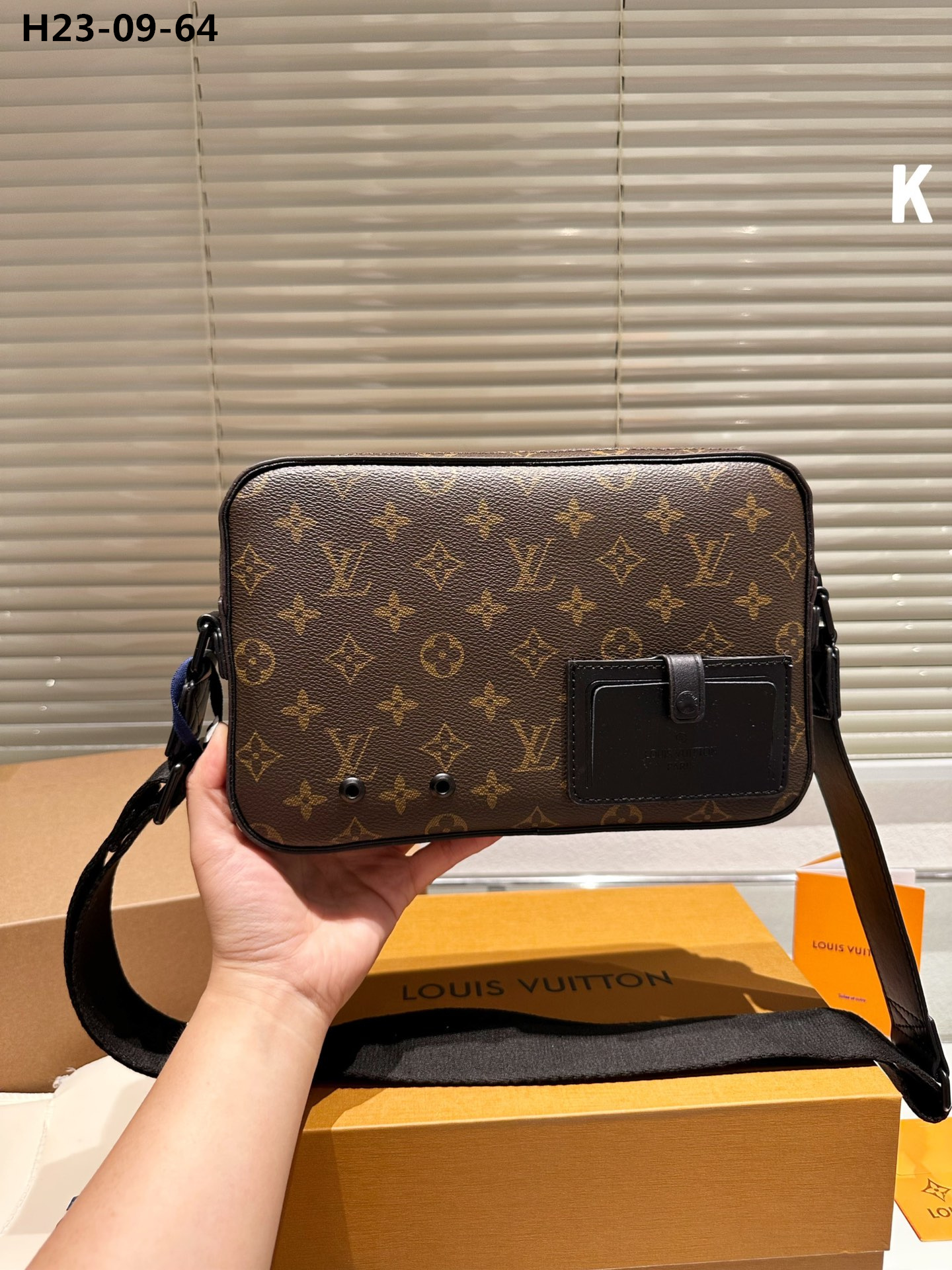 Louis Vuitton Alpha Messenger Monogram Brown 27Cm
