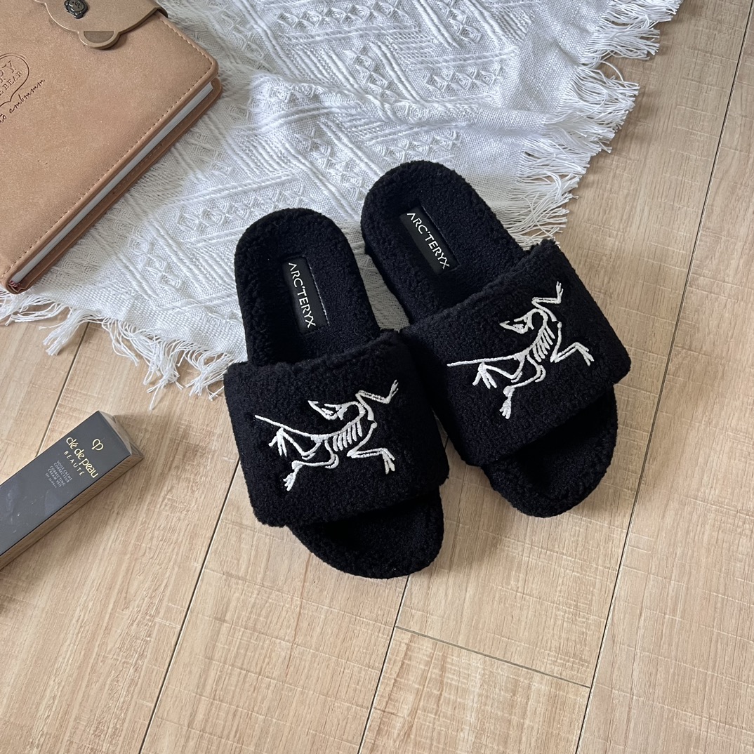 Arc'teryx Wool Slippers - cnluxepick