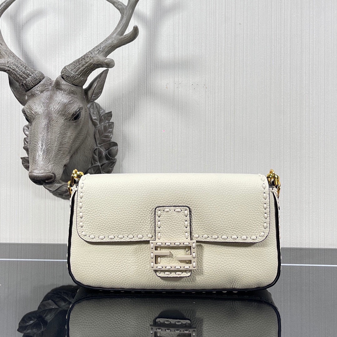 Fendi Baguette FF Togo crossbody bag - cnluxepick