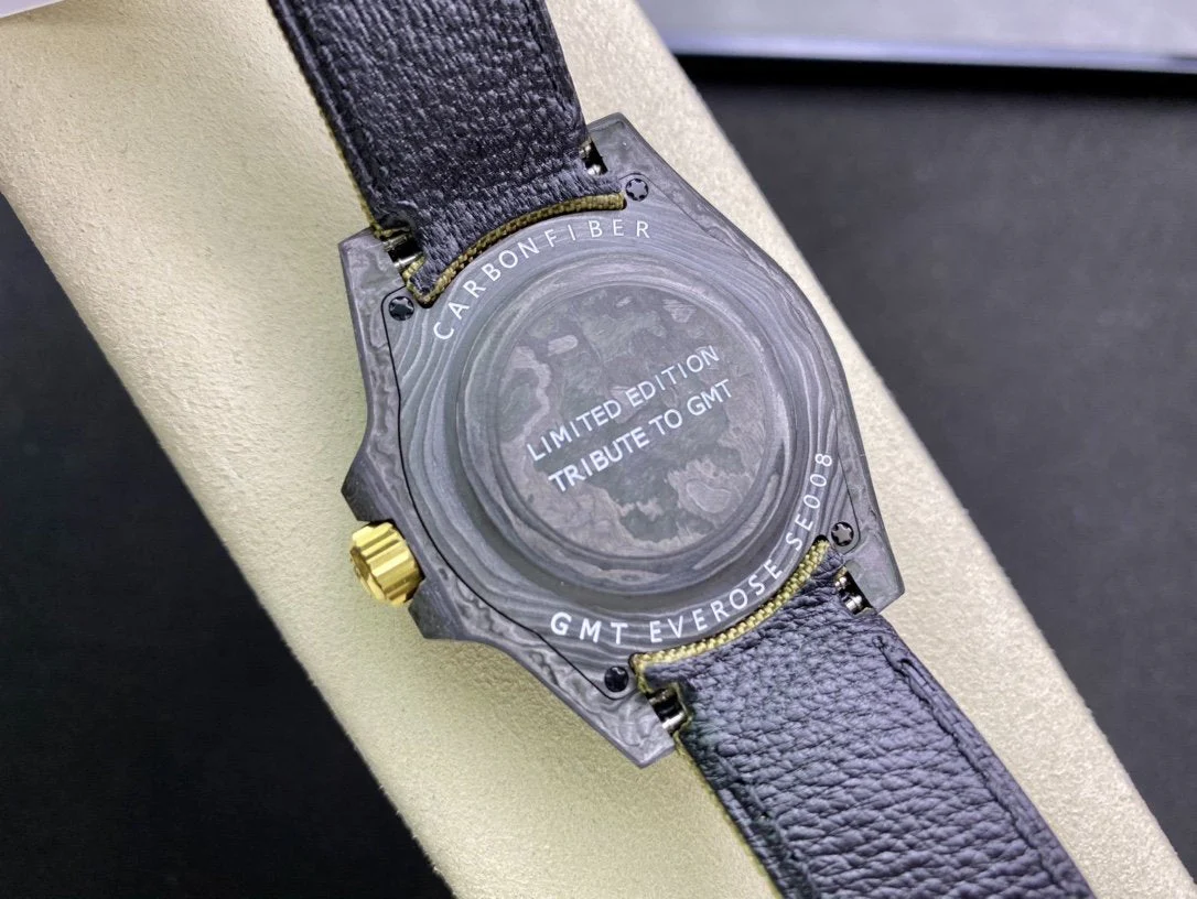 GMT - MASTER II CARBON GREEN