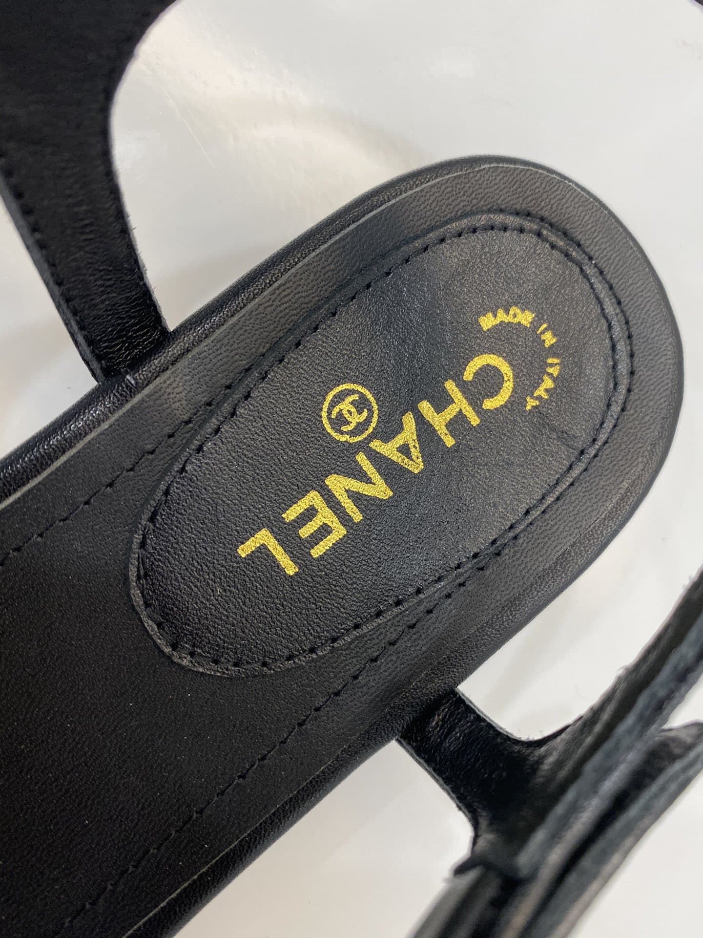 Chanel Gold Cc Logo Thong Sandals Black