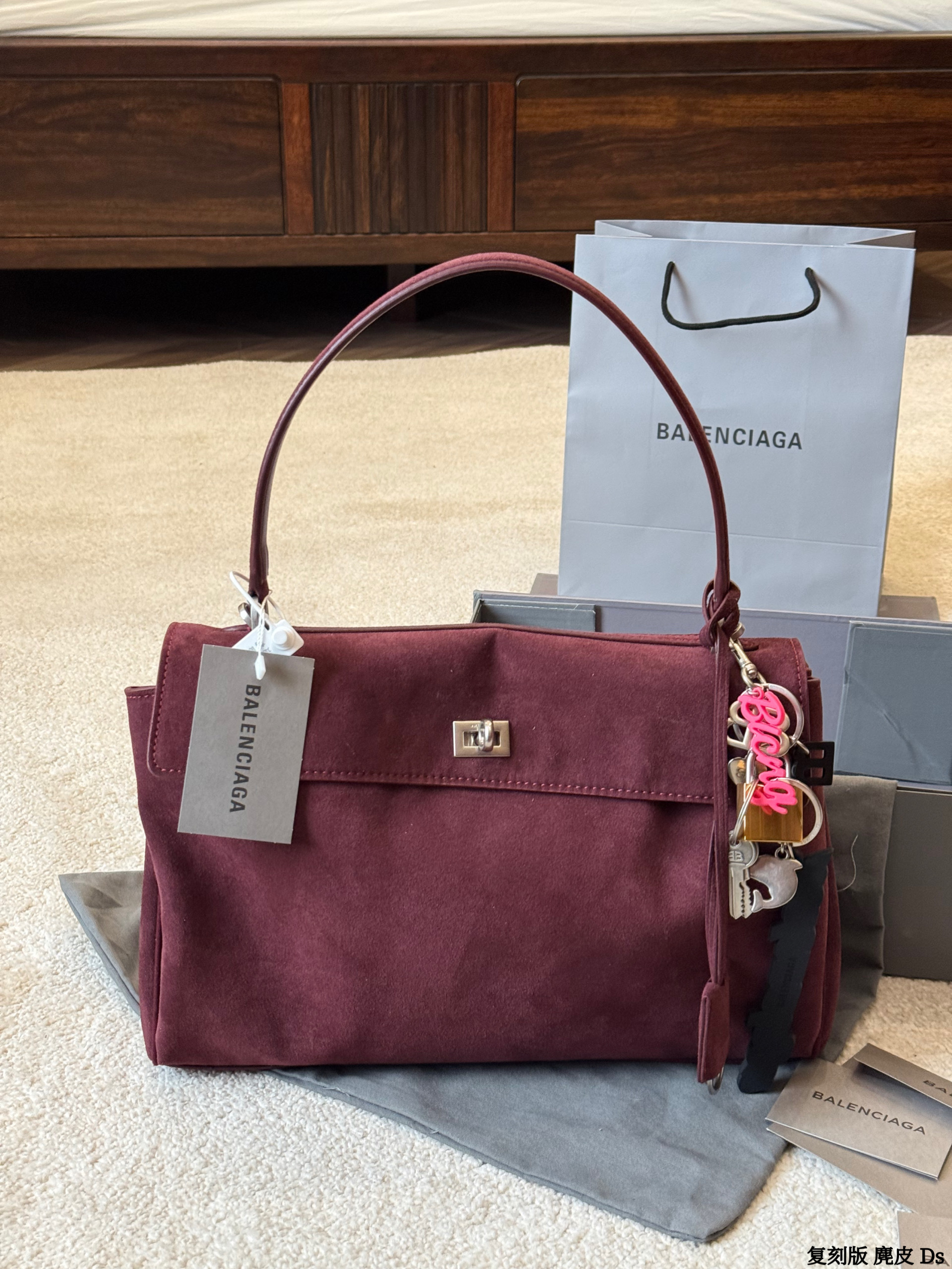 Balenciaga's new RODEO oversized bag - cnluxepick