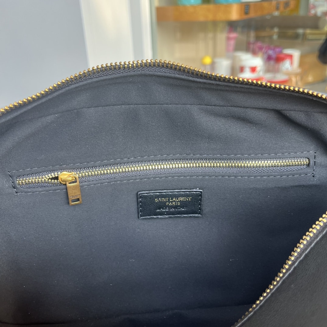 Saint Laurent Lyia Duffle In Quilted Black 31Cm