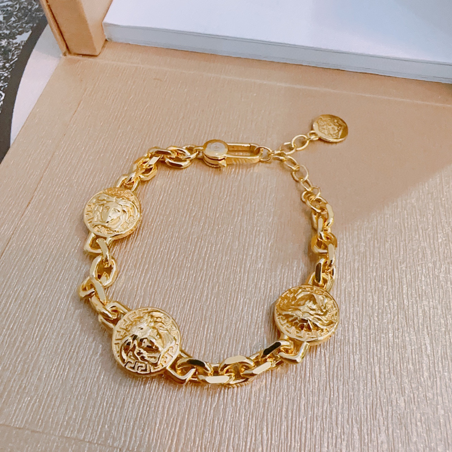 Versace high-quality bracelet with Medusa head - cnluxepick