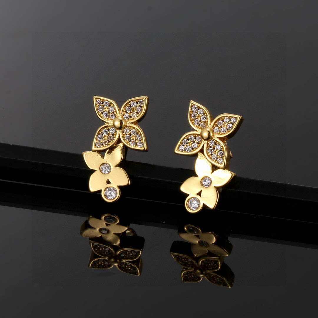 Louis Vuitton stud earrings - cnluxepick