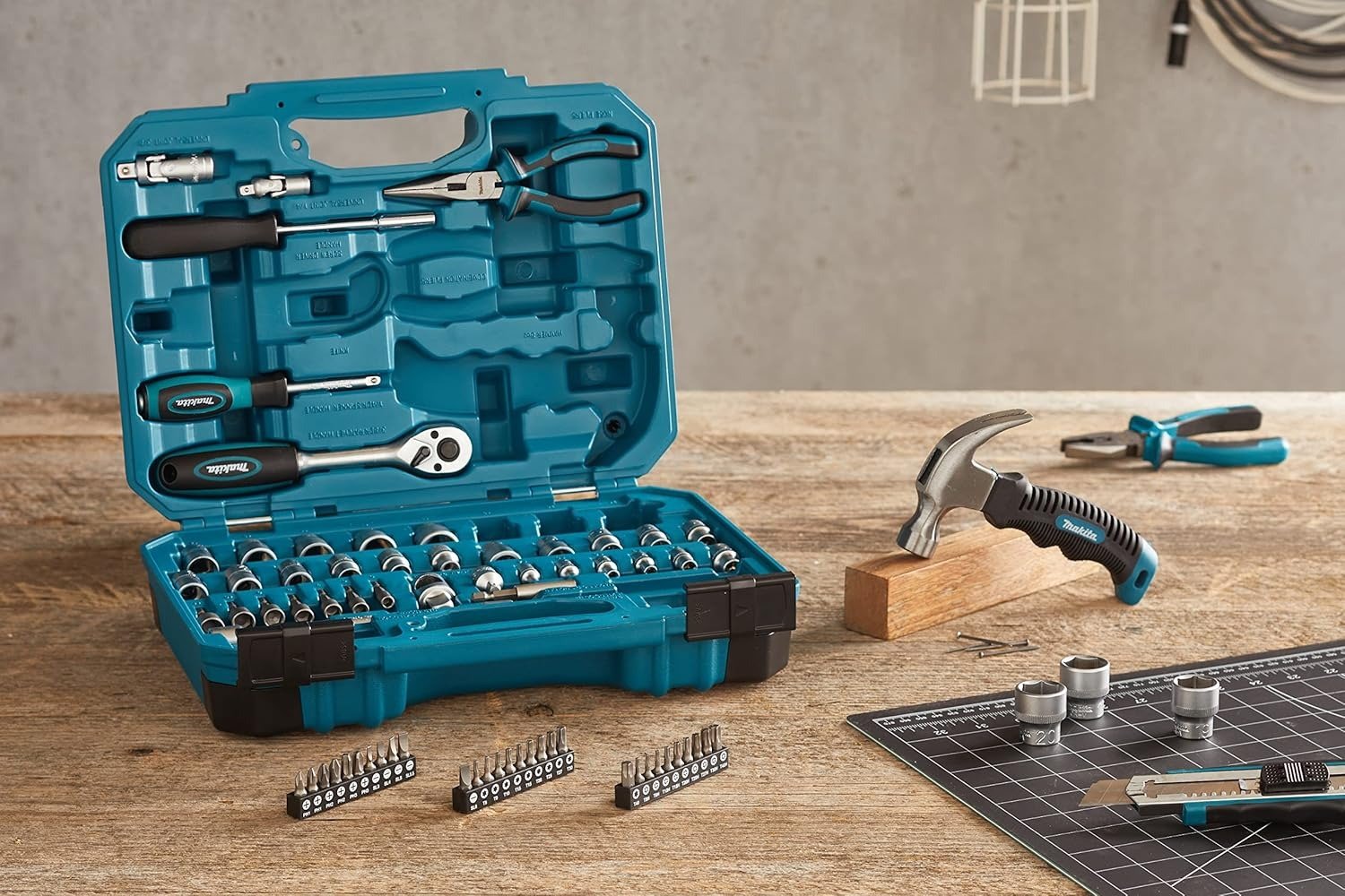 76 Piece Hand Tool Set