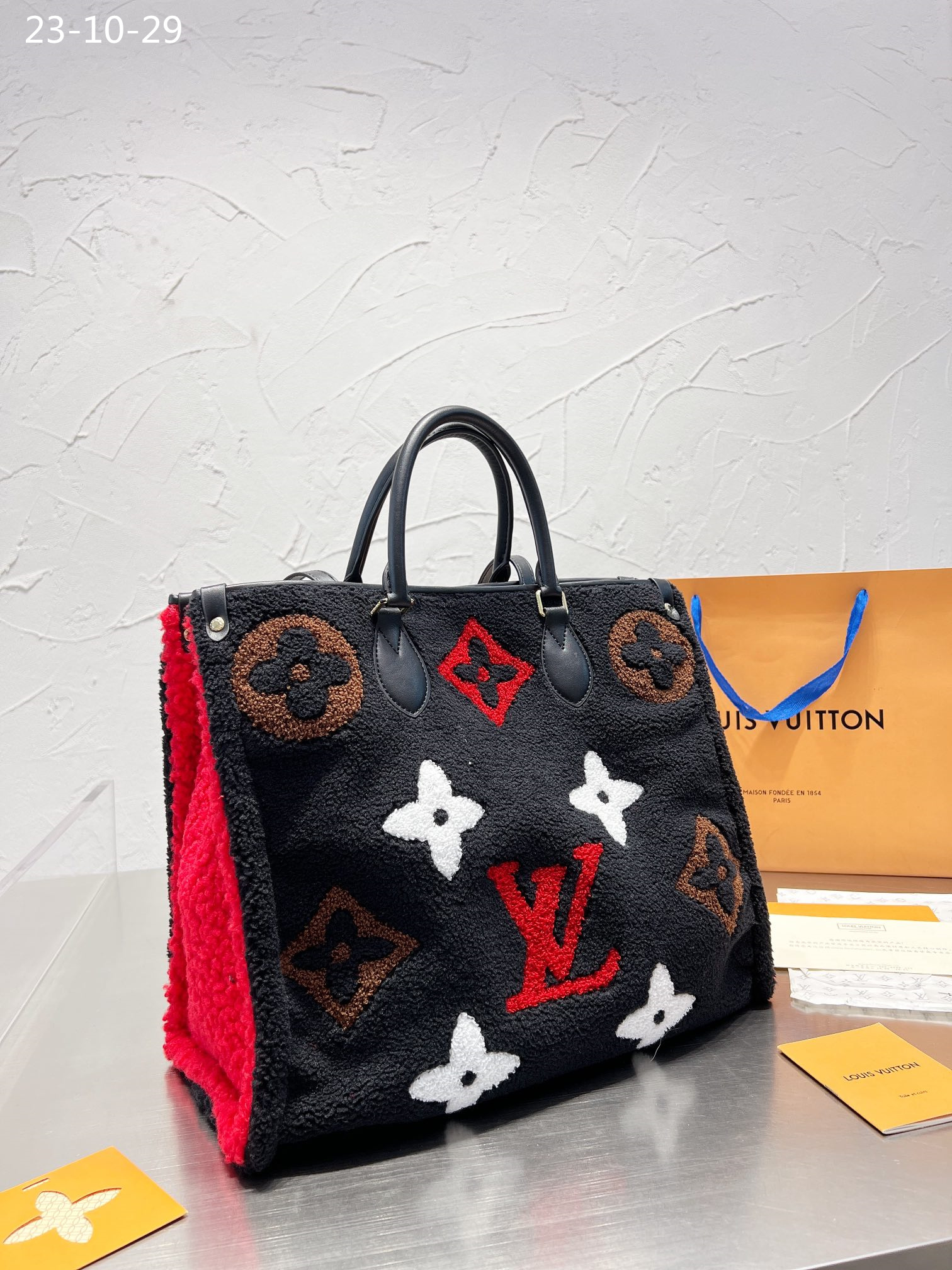 Louis Vuitton Onthego Monogram Teddy Fleece Black And Red 40Cm