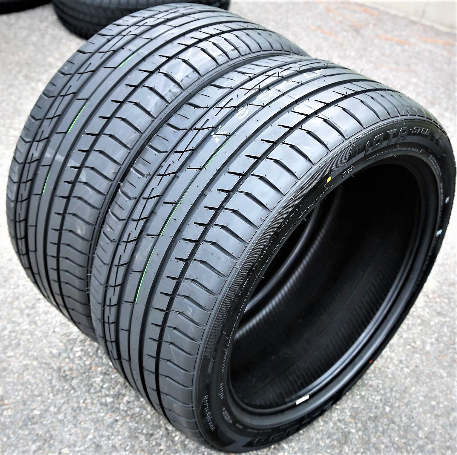 A set of 4 (quad) 285/35R21 ZR 105Y XL A/S performance tires