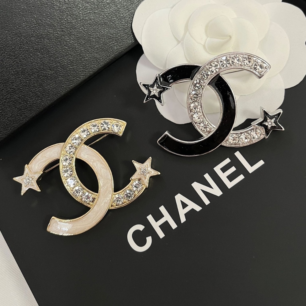 Chanel Cc Brooch Gold With Two Small Stars