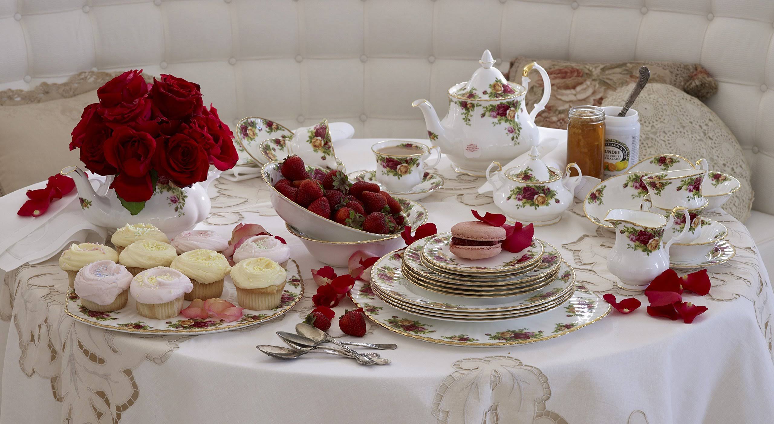 Old Country Roses 1.31-qt. Teapot Royal Albert