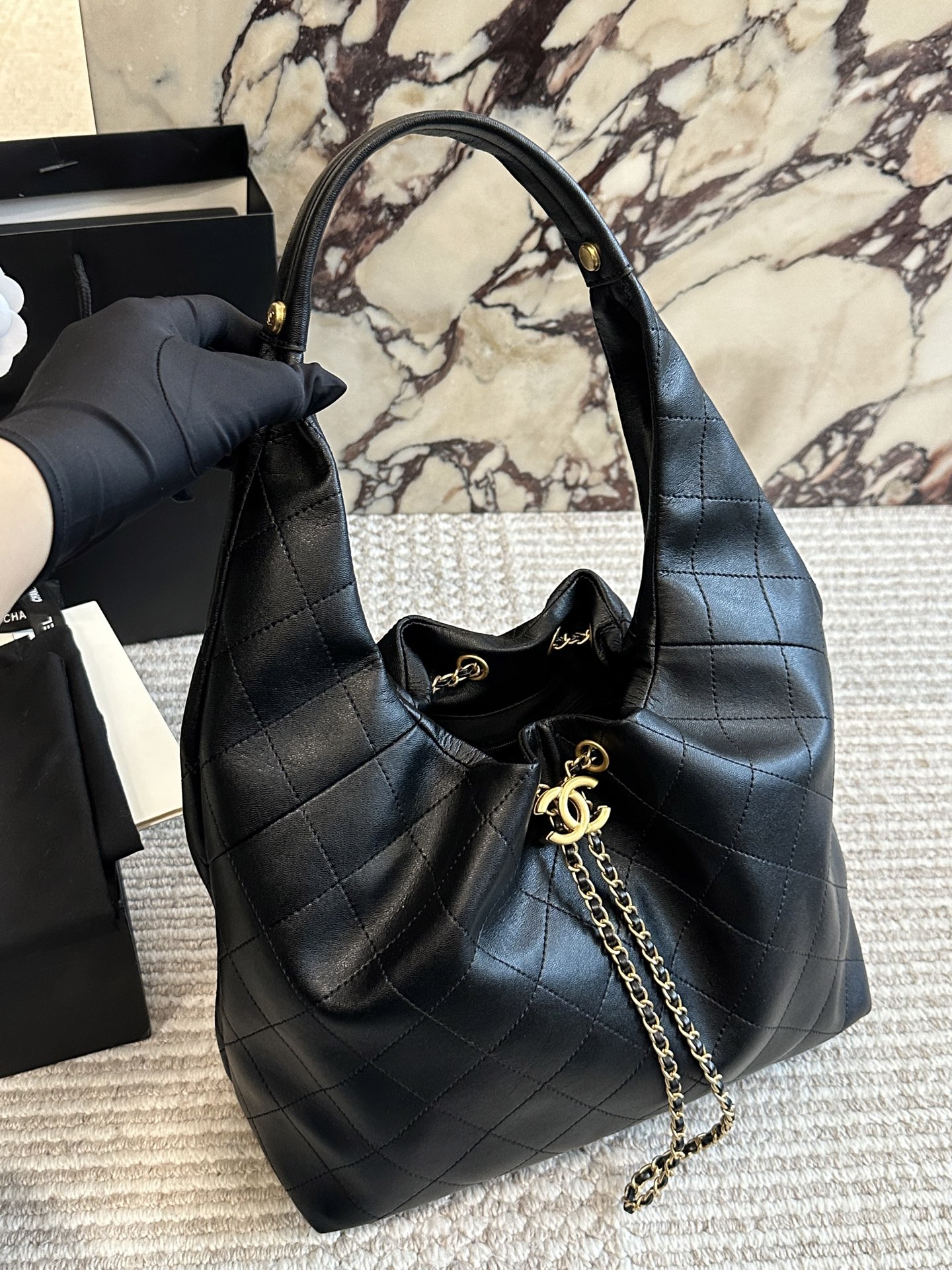 Chanel tote bag - cnluxepick