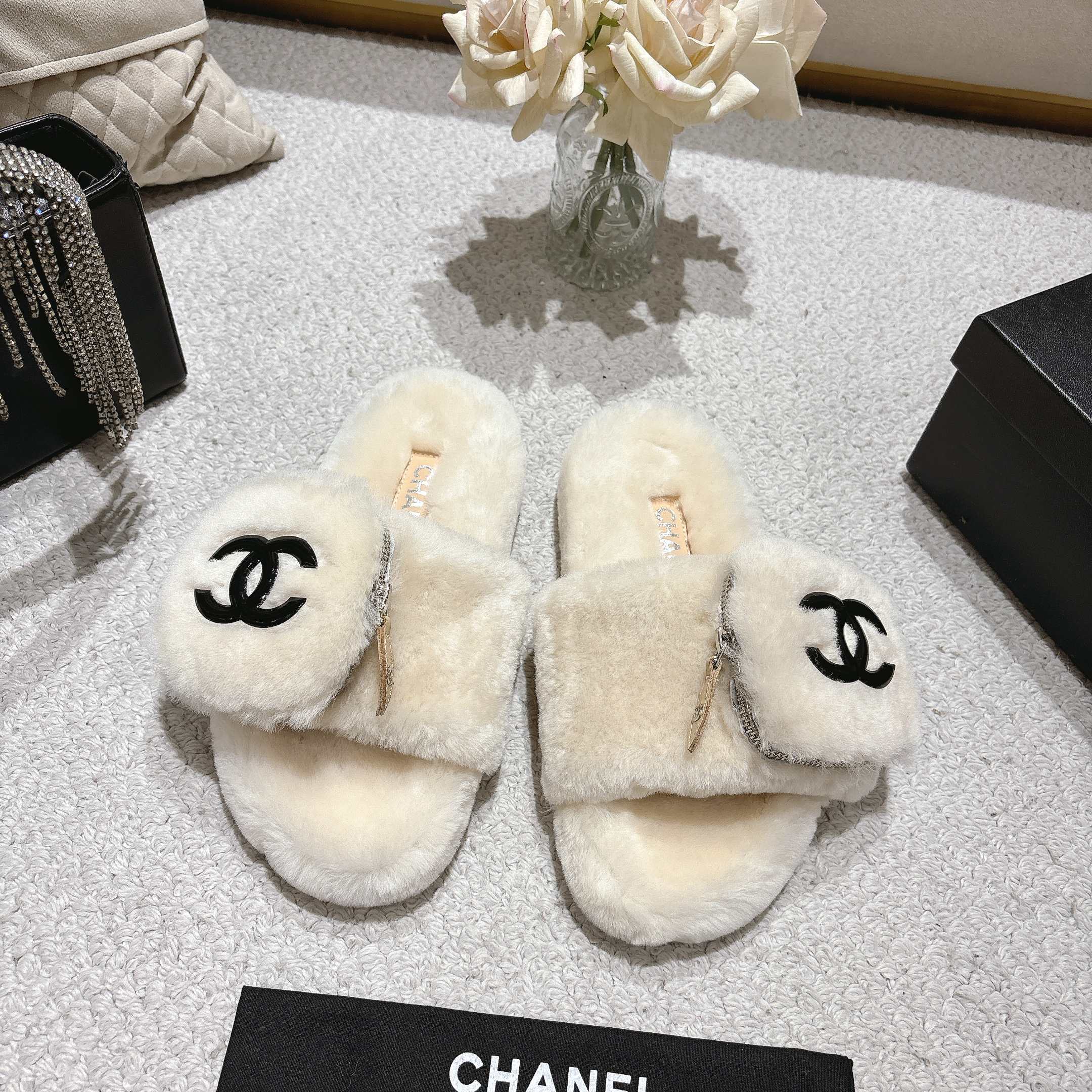 Chanel Wool Slip-on Slippers - cnluxepick
