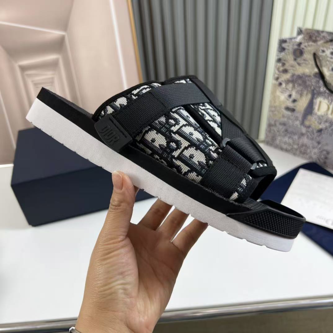 DIOR Slippers For Men - cnluxepick