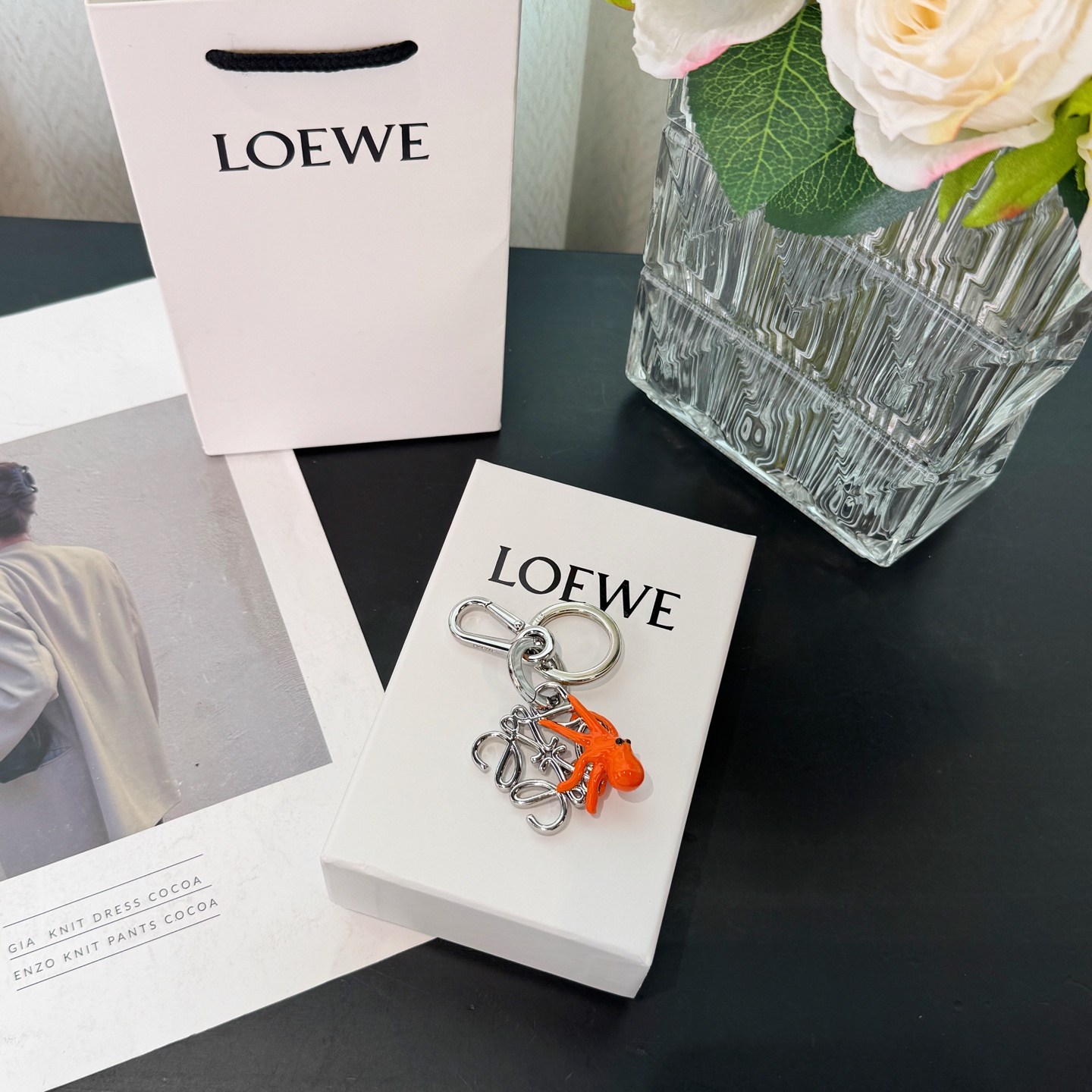 LOEWE x suna fujitaコラボ新作 タコロエベ コピー キーホルダー バッグチャーム 3.5×3.5cm 長さ8cm