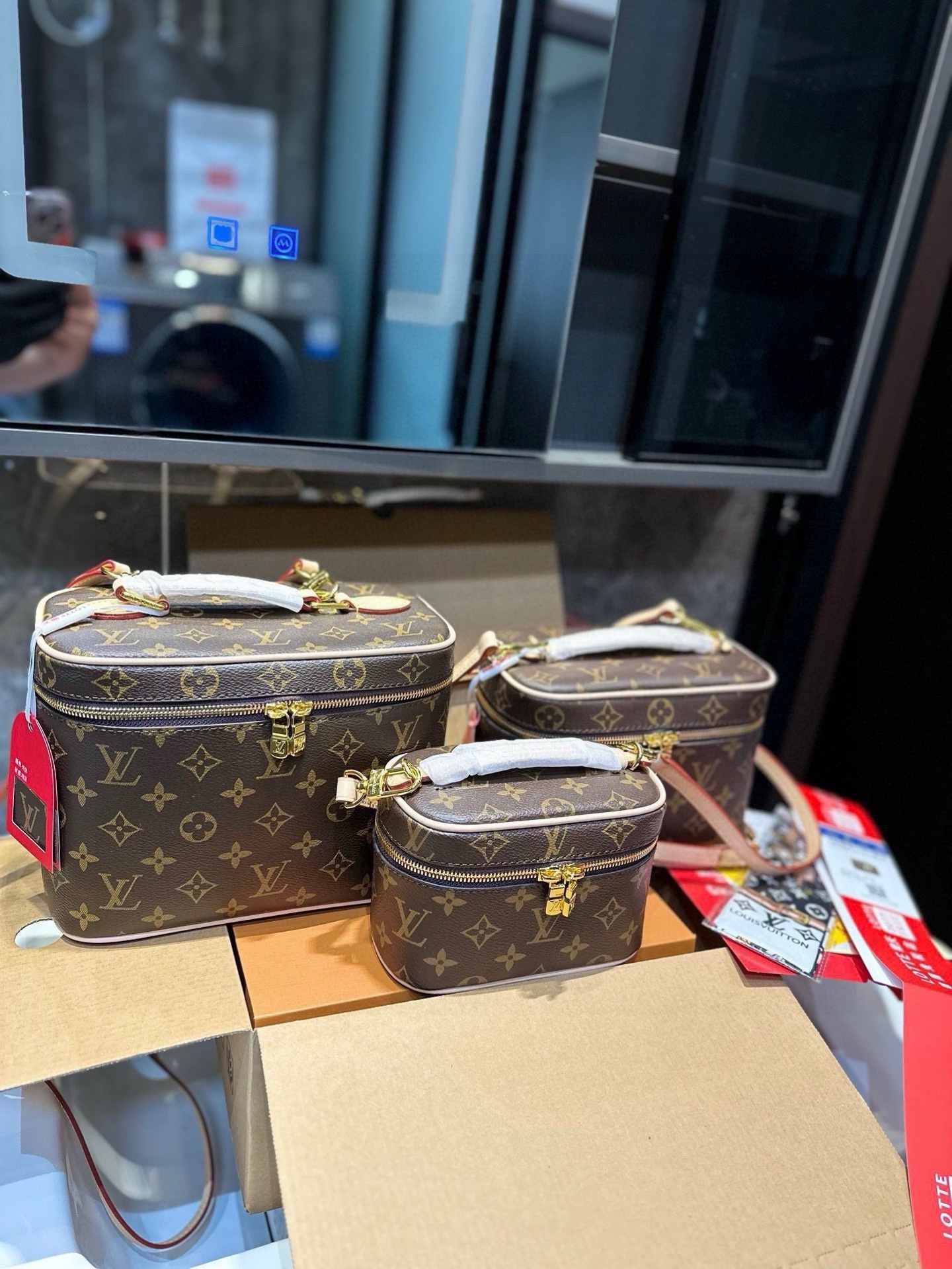 LV Makeup Bag - cnluxepick