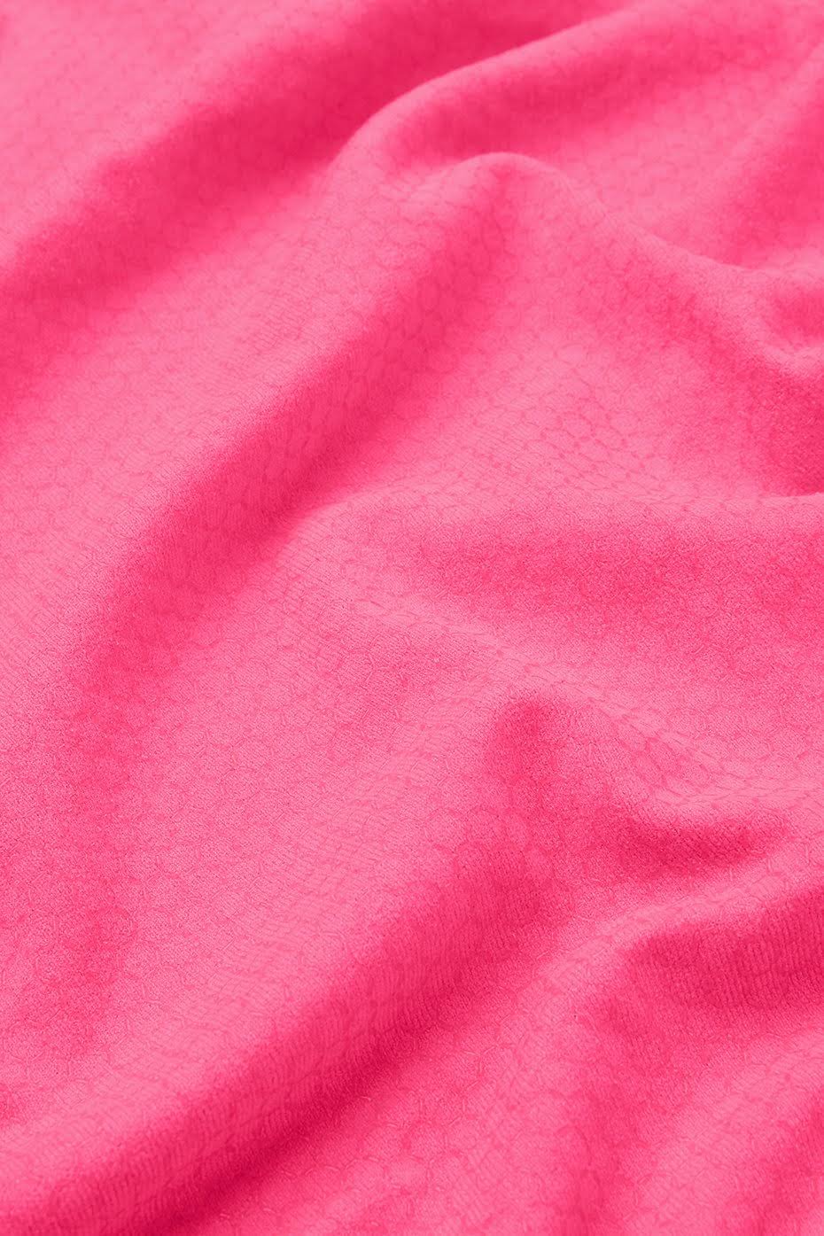 Grounded No-Slip Towel in Hot Pink | Alo Yoga