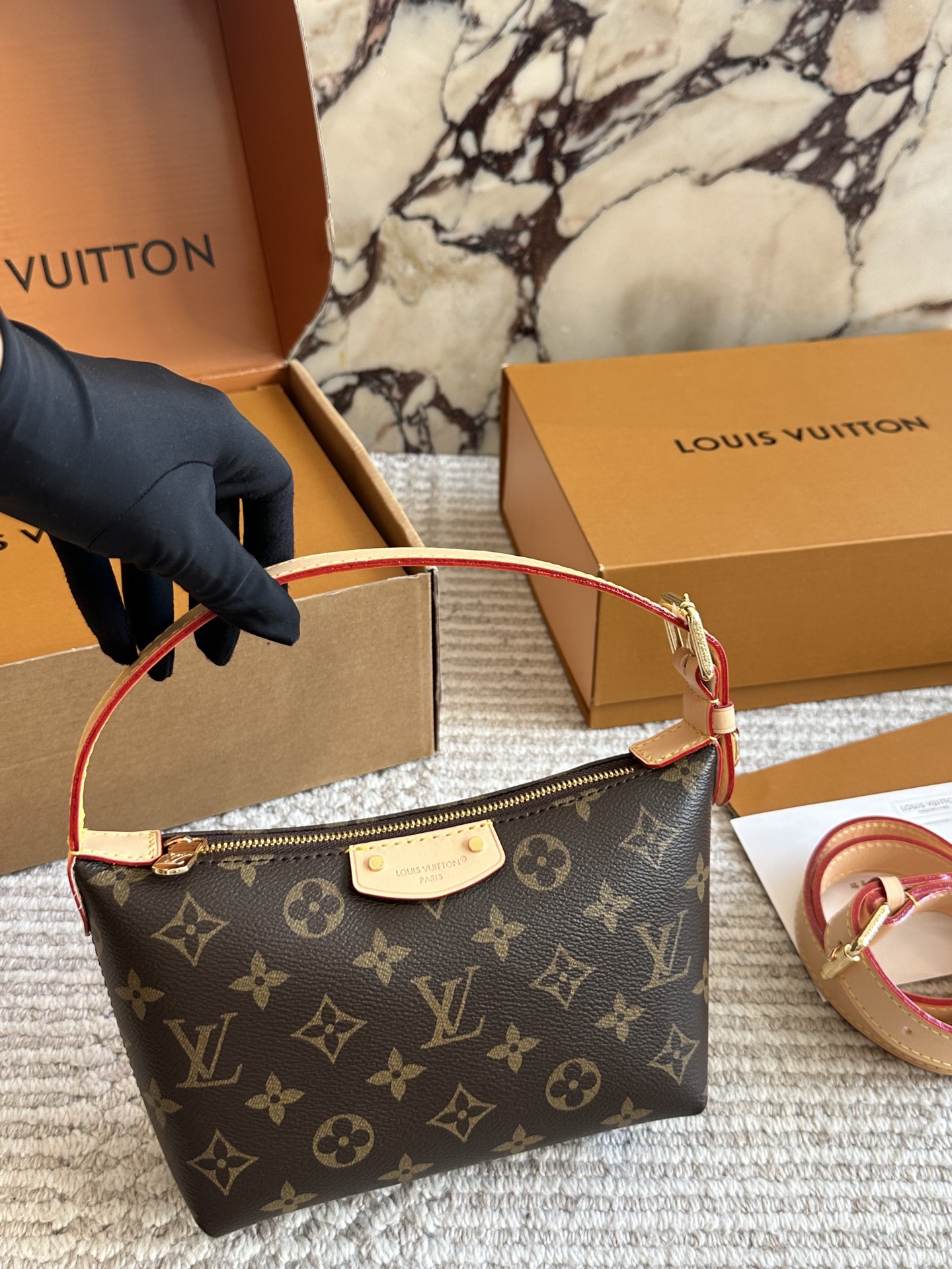 LV monogram lunchbox bag - cnluxepick