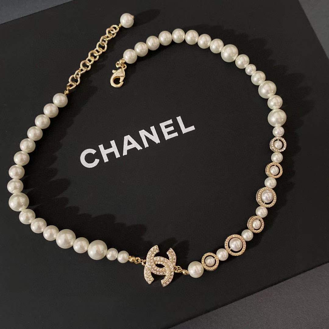 Chanel Diamond and Pearl Letter Necklace - cnluxepick