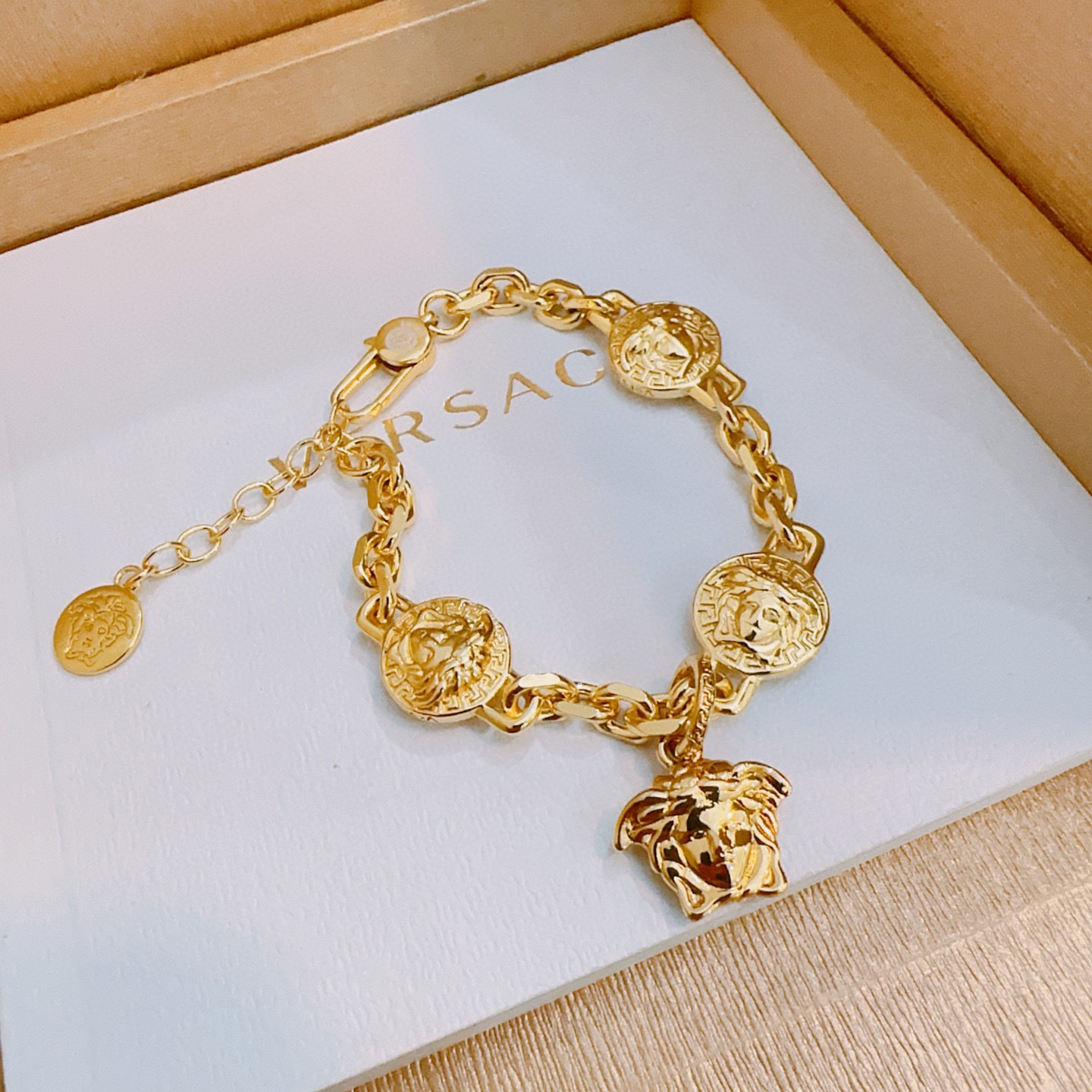 Versace high-quality bracelet with Medusa head - cnluxepick