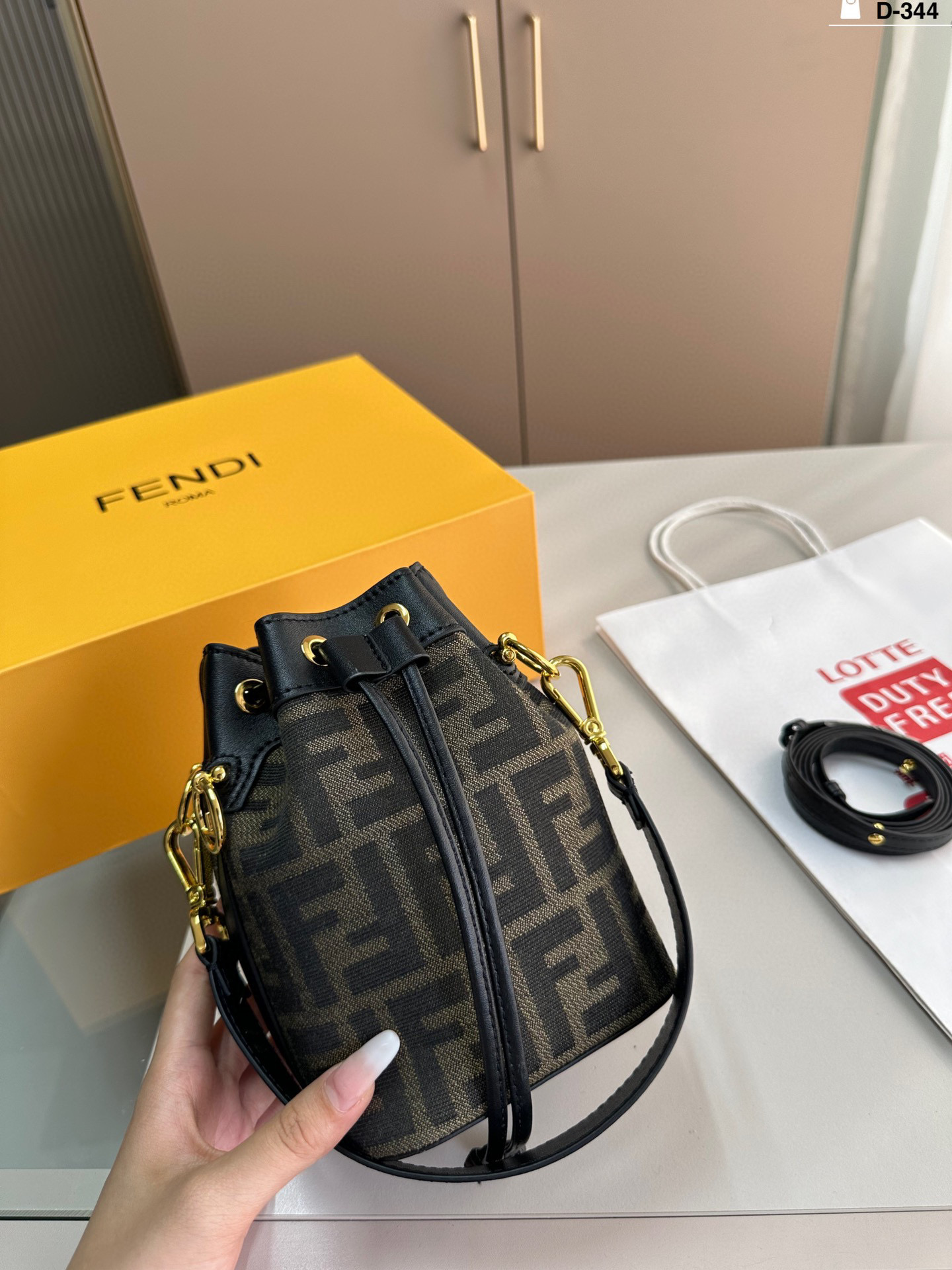 Fendi bucket bag - cnluxepick