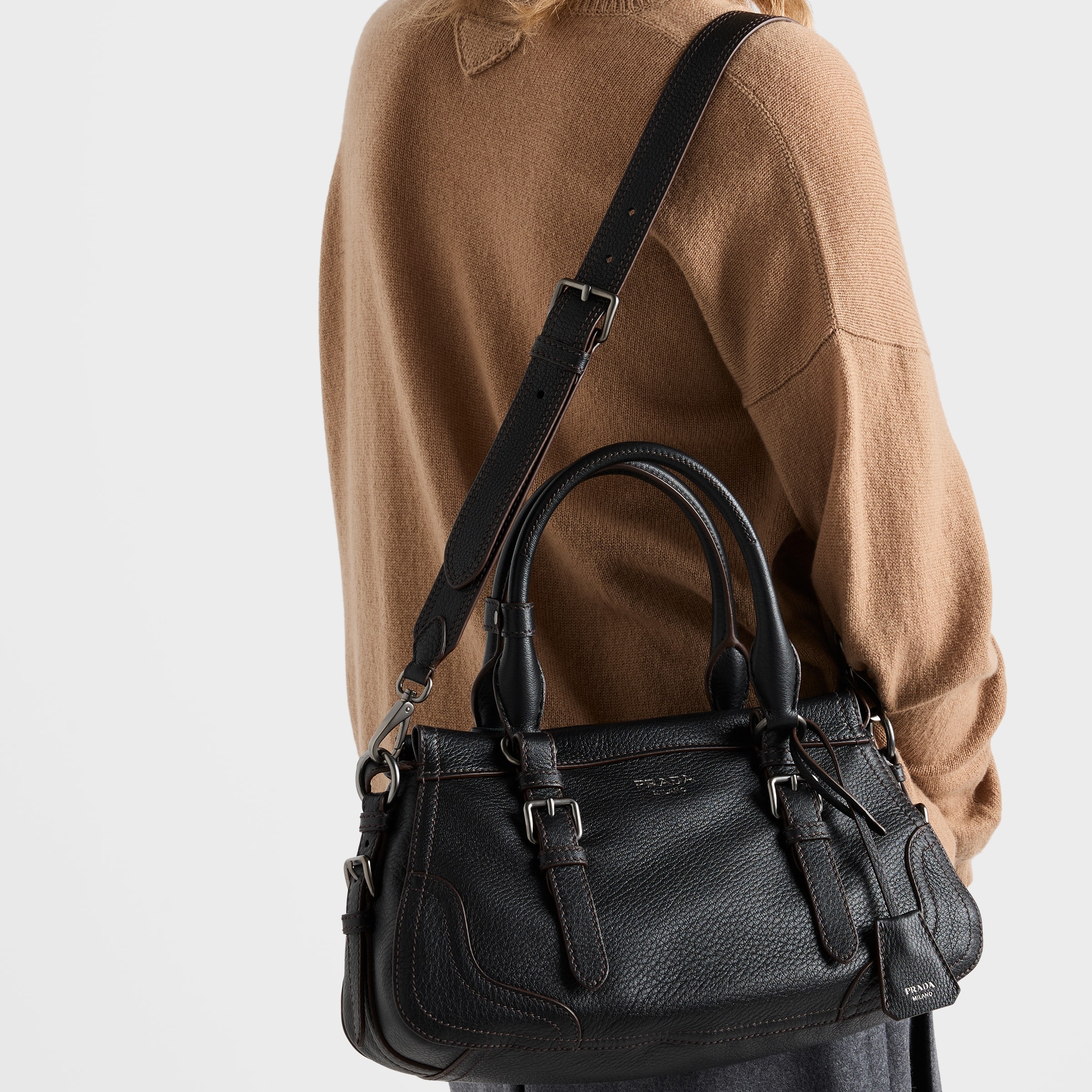BAG(35 x 22  x 11 CM)