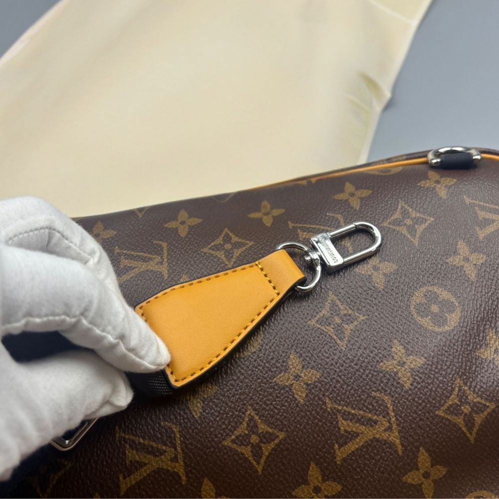 Louis Vuitton Avenue NM Slingbag Brown 31cm M46718