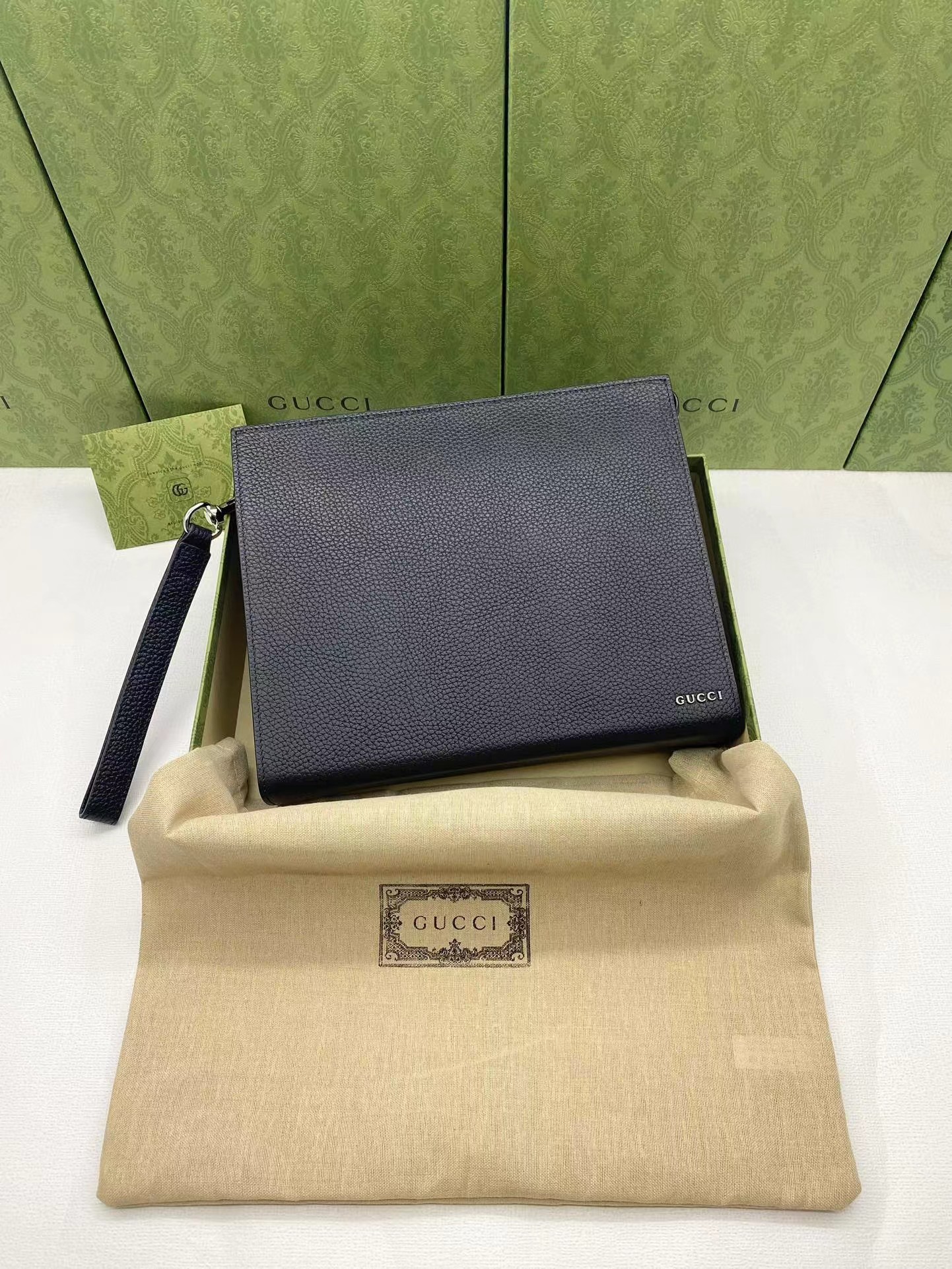 High Quality Gucci Clutch Men Bag Early Spring Series - cnluxepick
