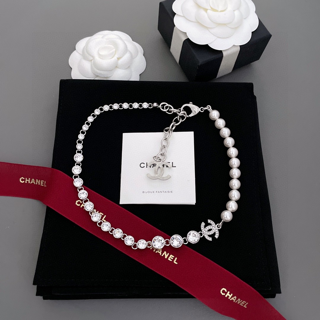 Chanel half diamond half bead choker necklace - cnluxepick