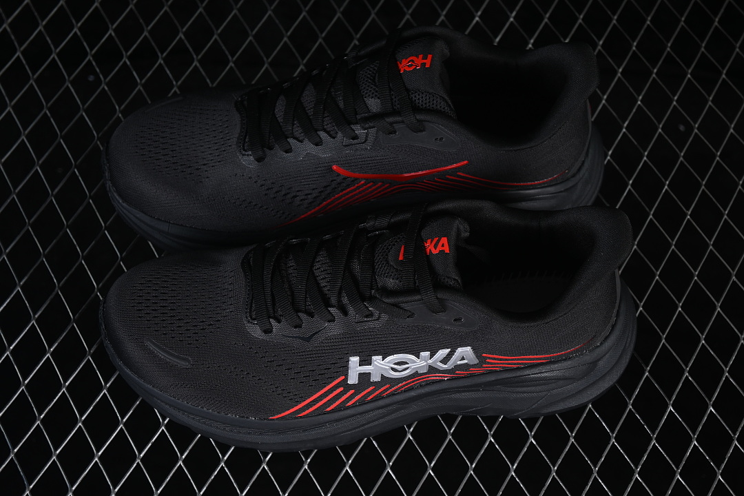 HOKA One One Clifton 11