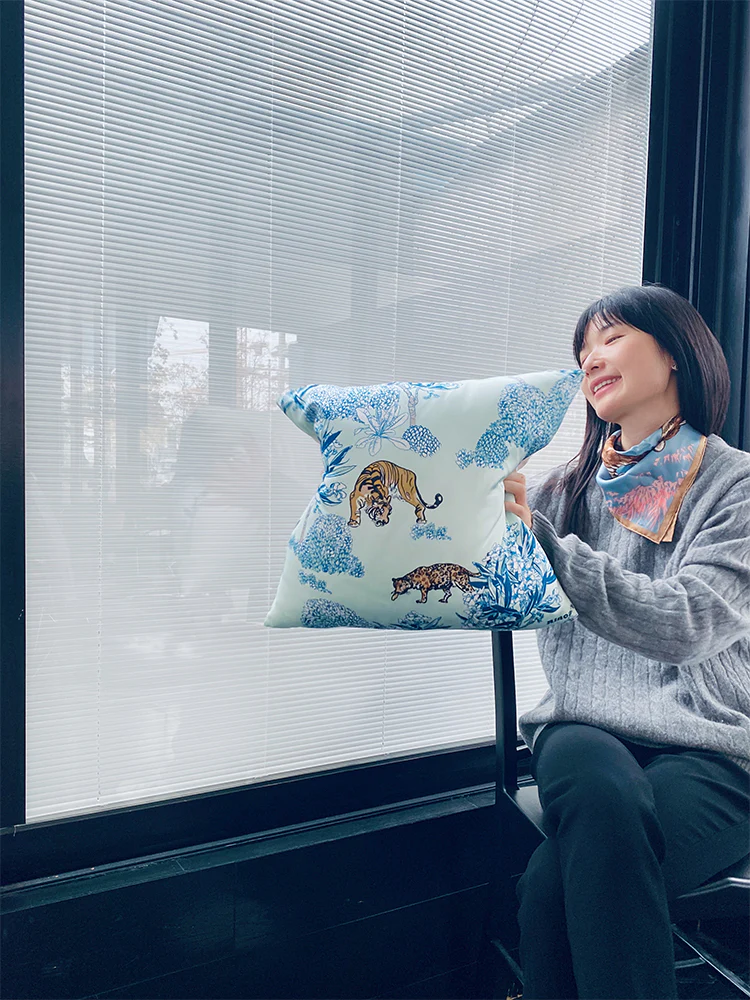 BD033 - Hand-Painted Vintage Coco Silk Feel Pillow: Designer Cushion