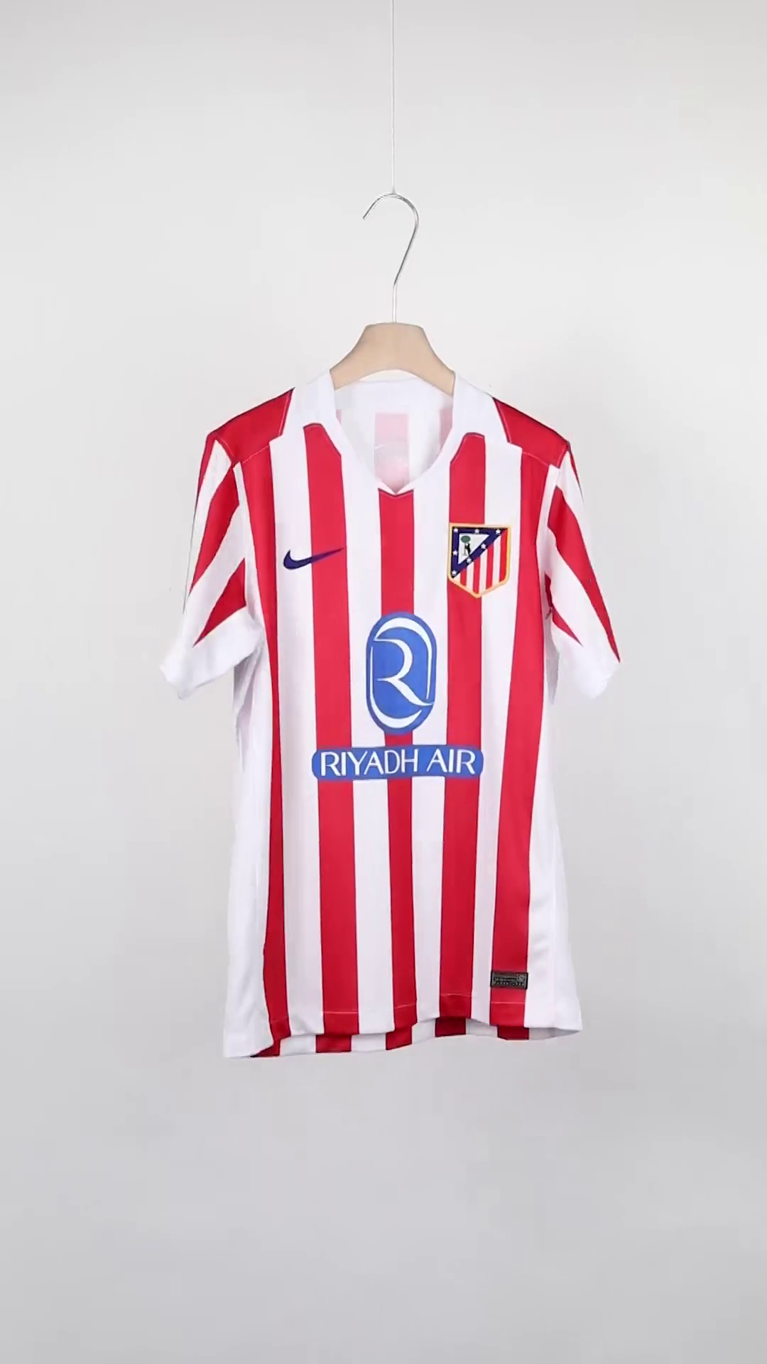 Atletico Madrid Home Soccer Jersey 2025/26