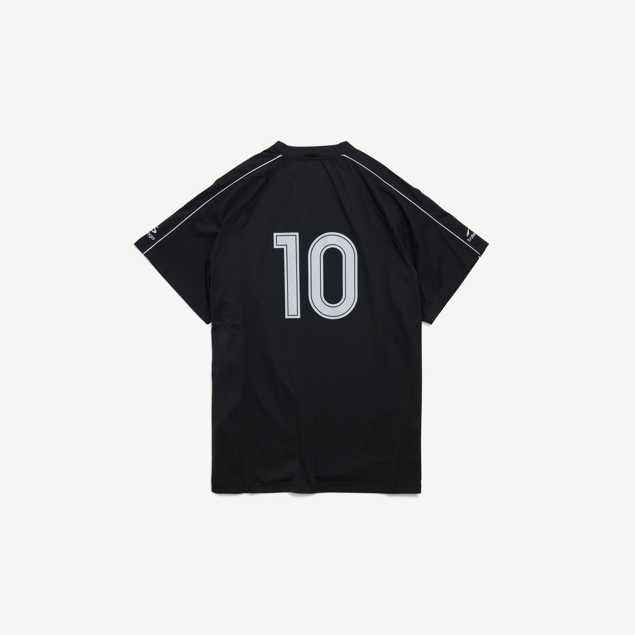 BALENCIAGA MEN'S SOCCER OVERSIZED T-SHIRT IN BLACK Soccer Oversized T-Shirt in black dry jersey