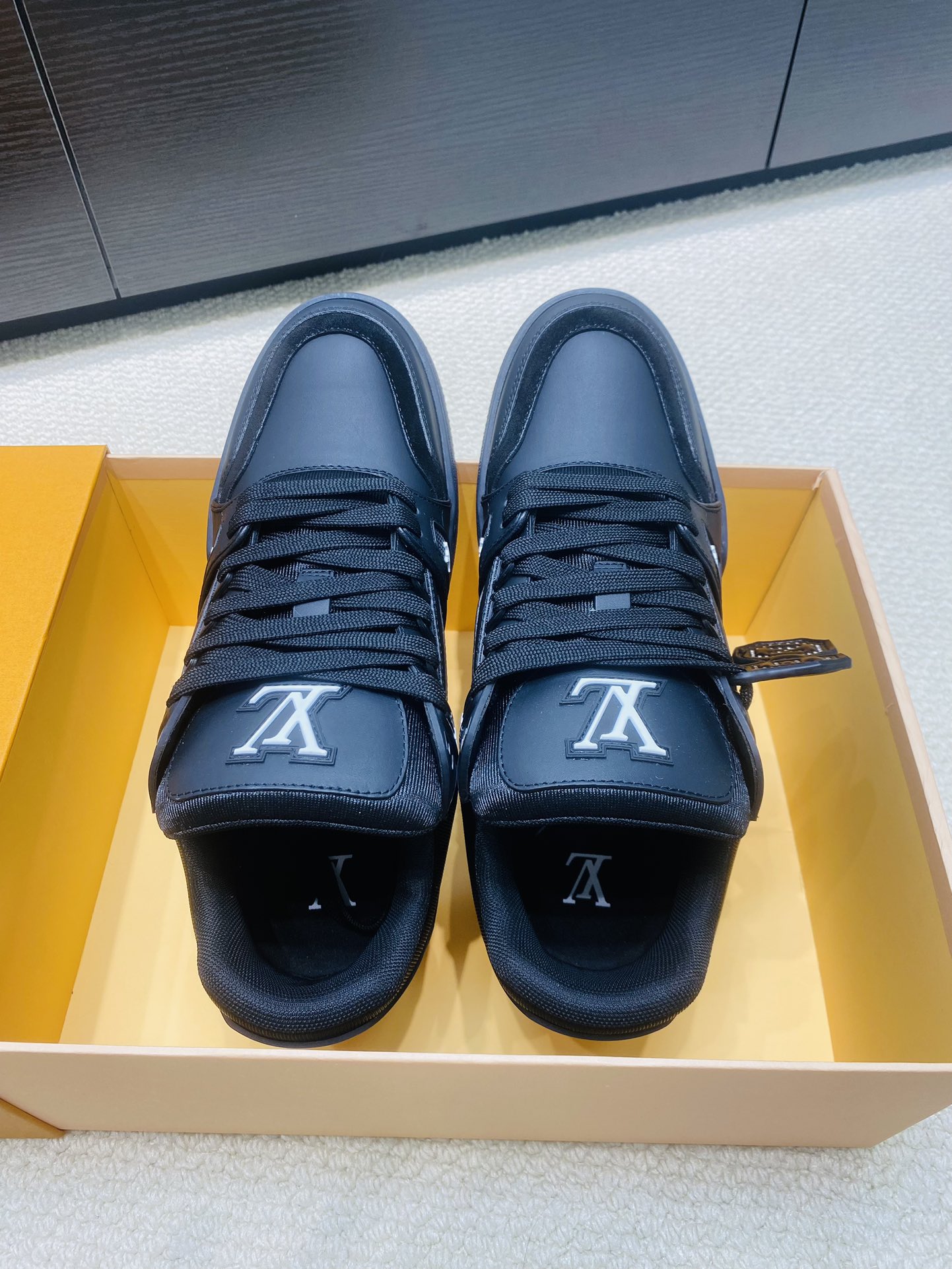 LV Trainer Minimalist Sneakers - cnluxepick