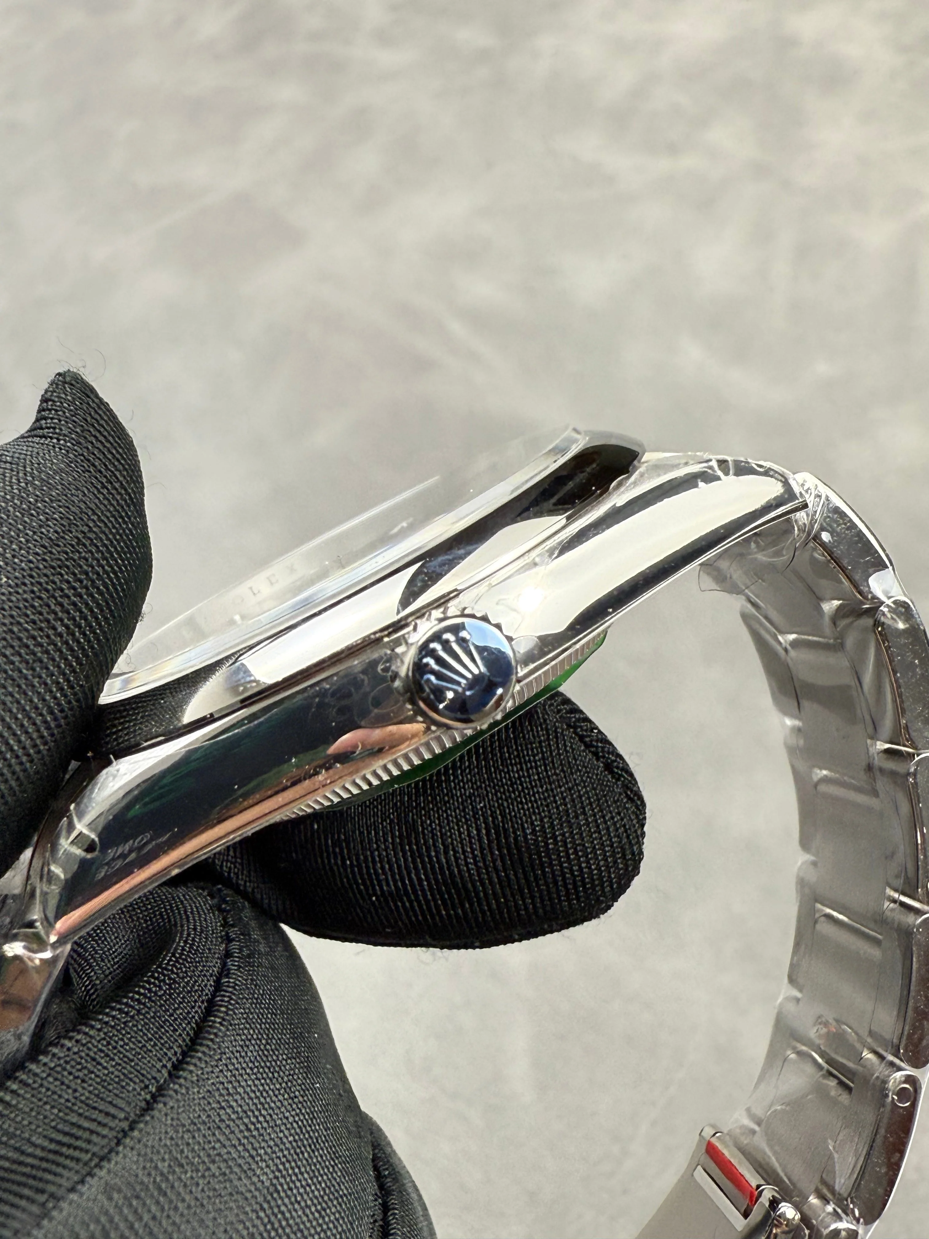 ROLEX OYSTER PERPETUAL 41MM SILVER GREEN