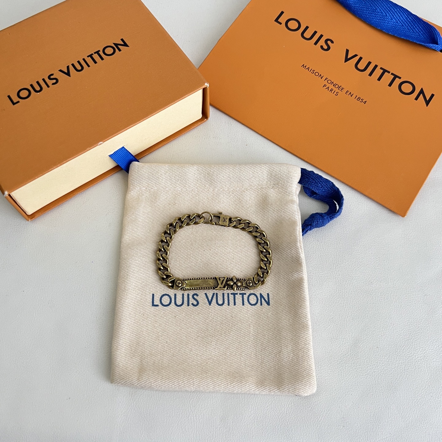 Louis Vuitton Bracelet - cnluxepick