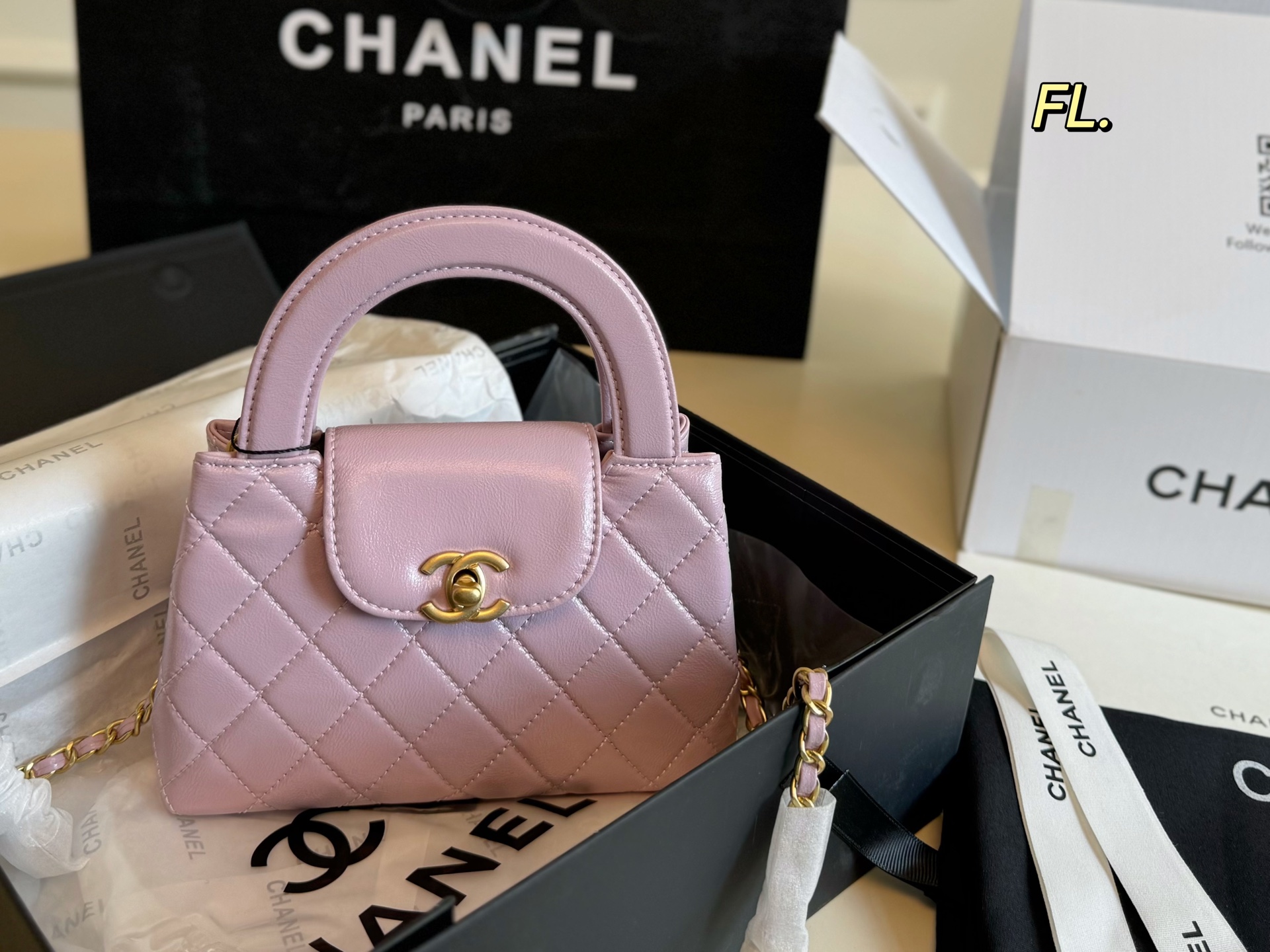 Chanel new kelly diamond pattern handbag - cnluxepick