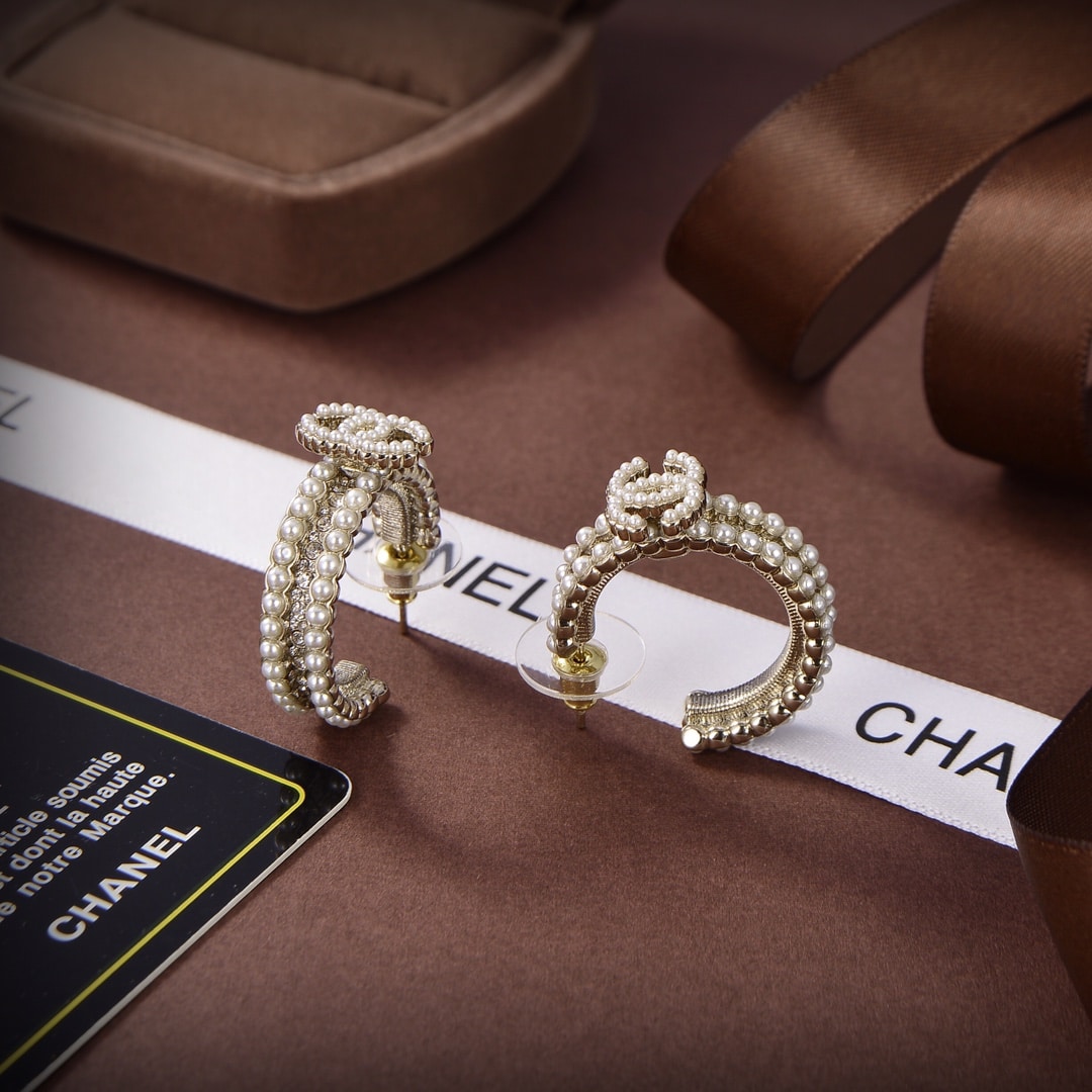 Chanel Metal Strass Earrings