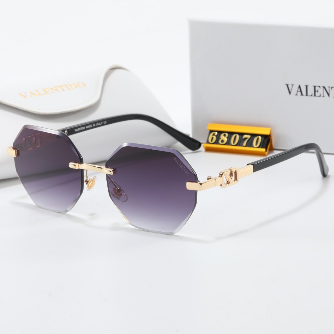 Valentino fashionable and beautiful sunglasses - cnluxepick