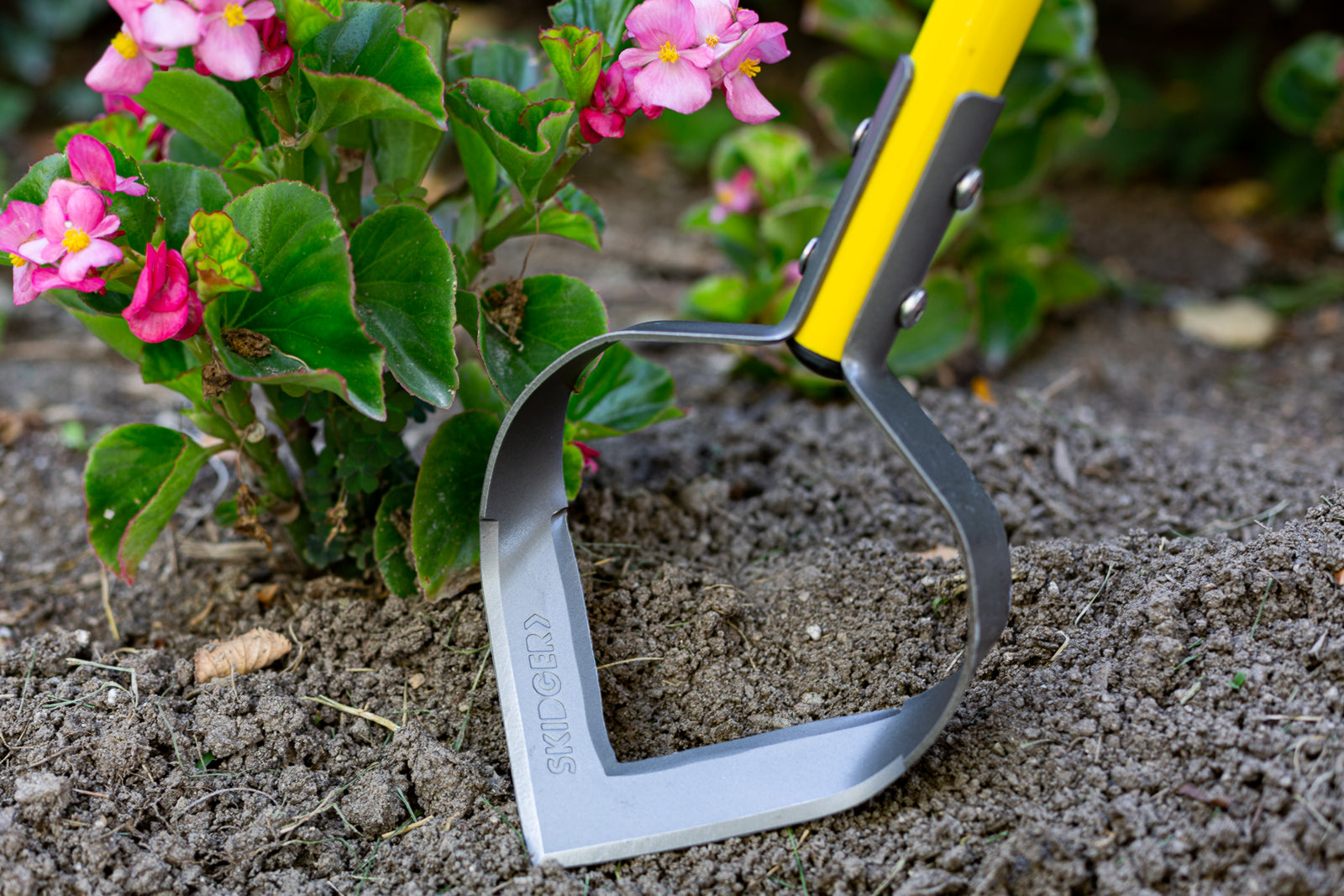 Xtreme Weeder – Weeding tool & garden hoe (Skidger no-rust, push-pull, long handle)