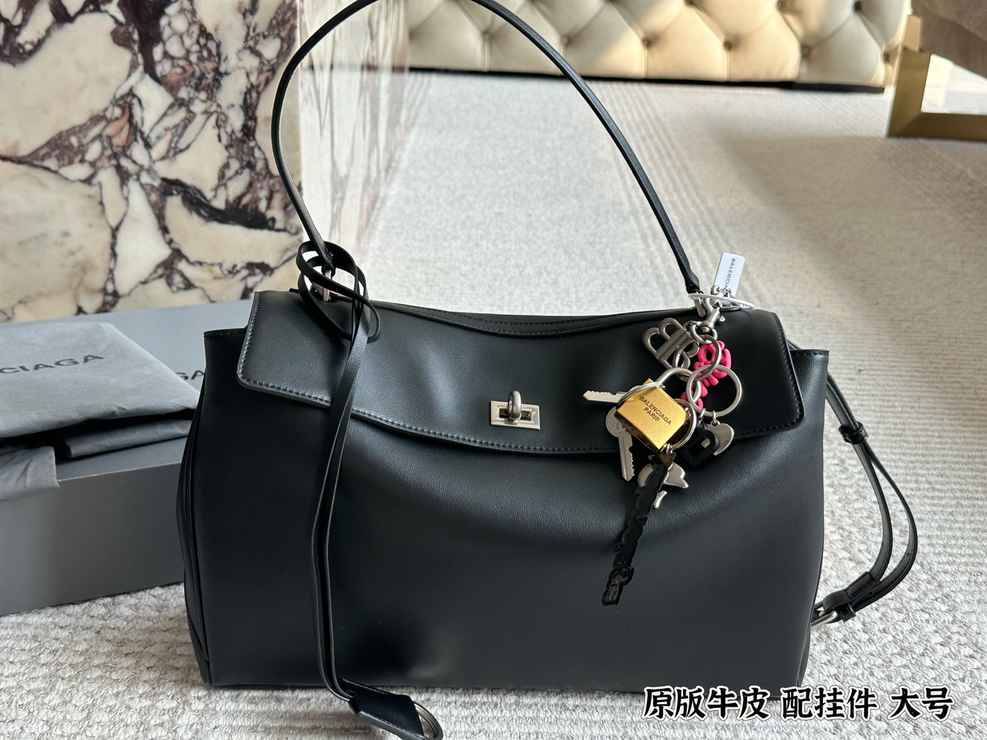 Balenciaga's new RODEO oversized bag - cnluxepick