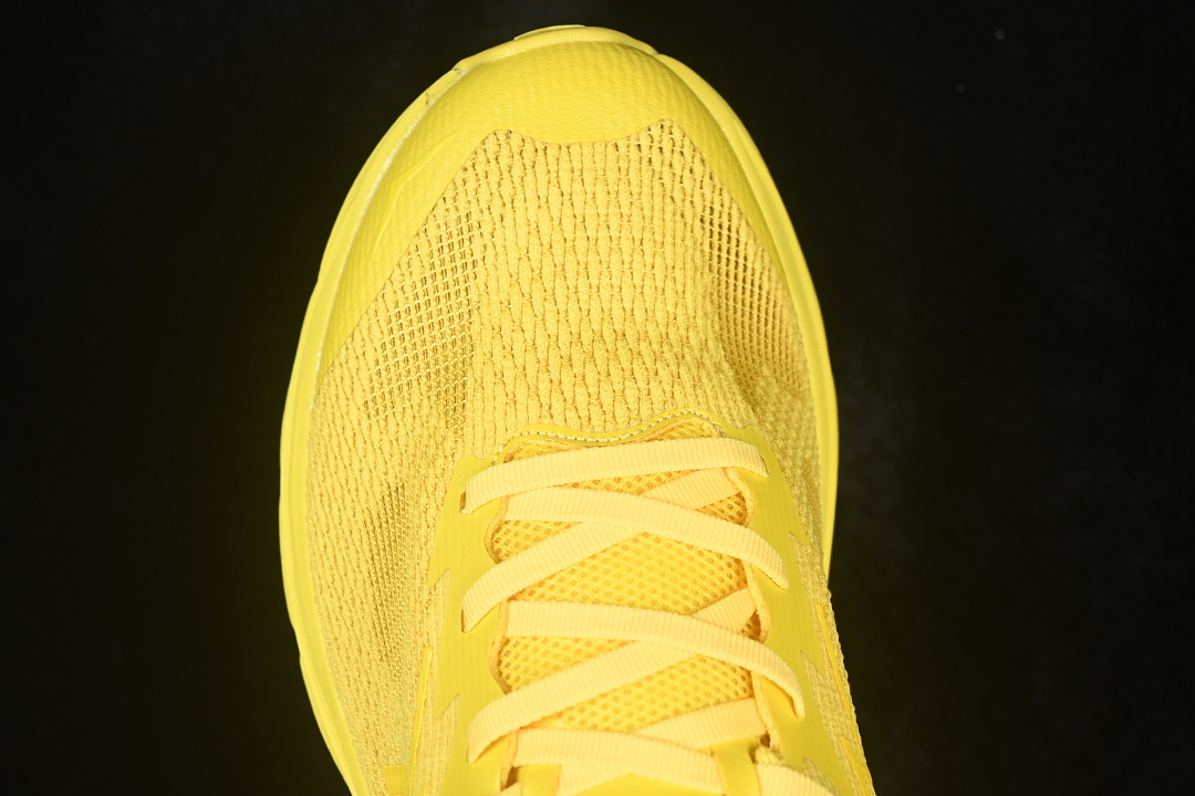 HOKA One One Challenger 8