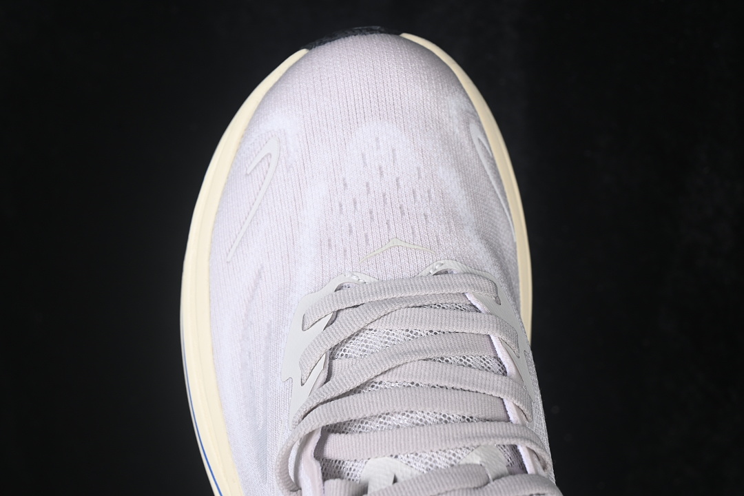 HOKA One One Clifton 10